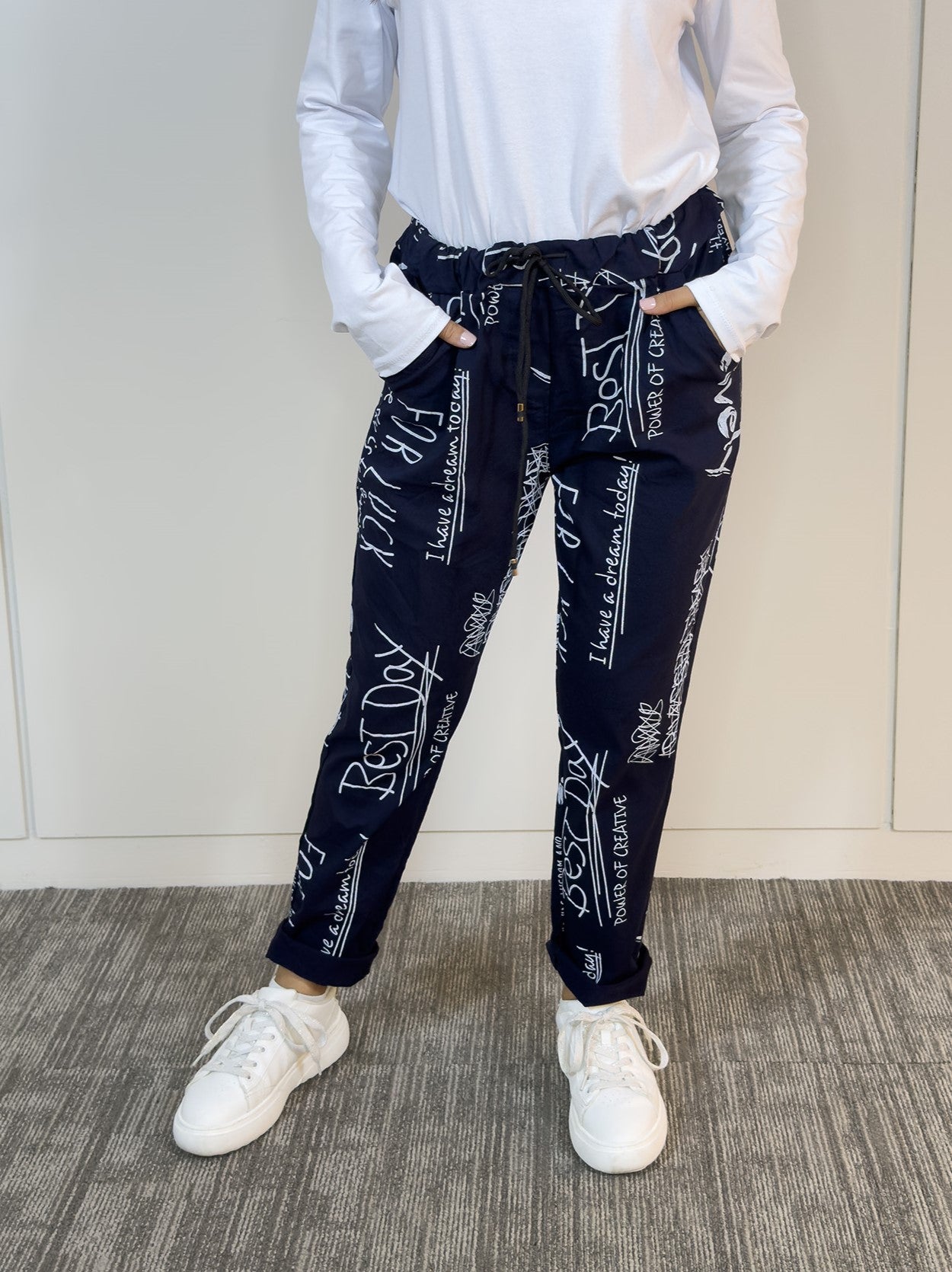 Babucha Escrite Azul con diseño relajado y cintura elástica - vista frontal