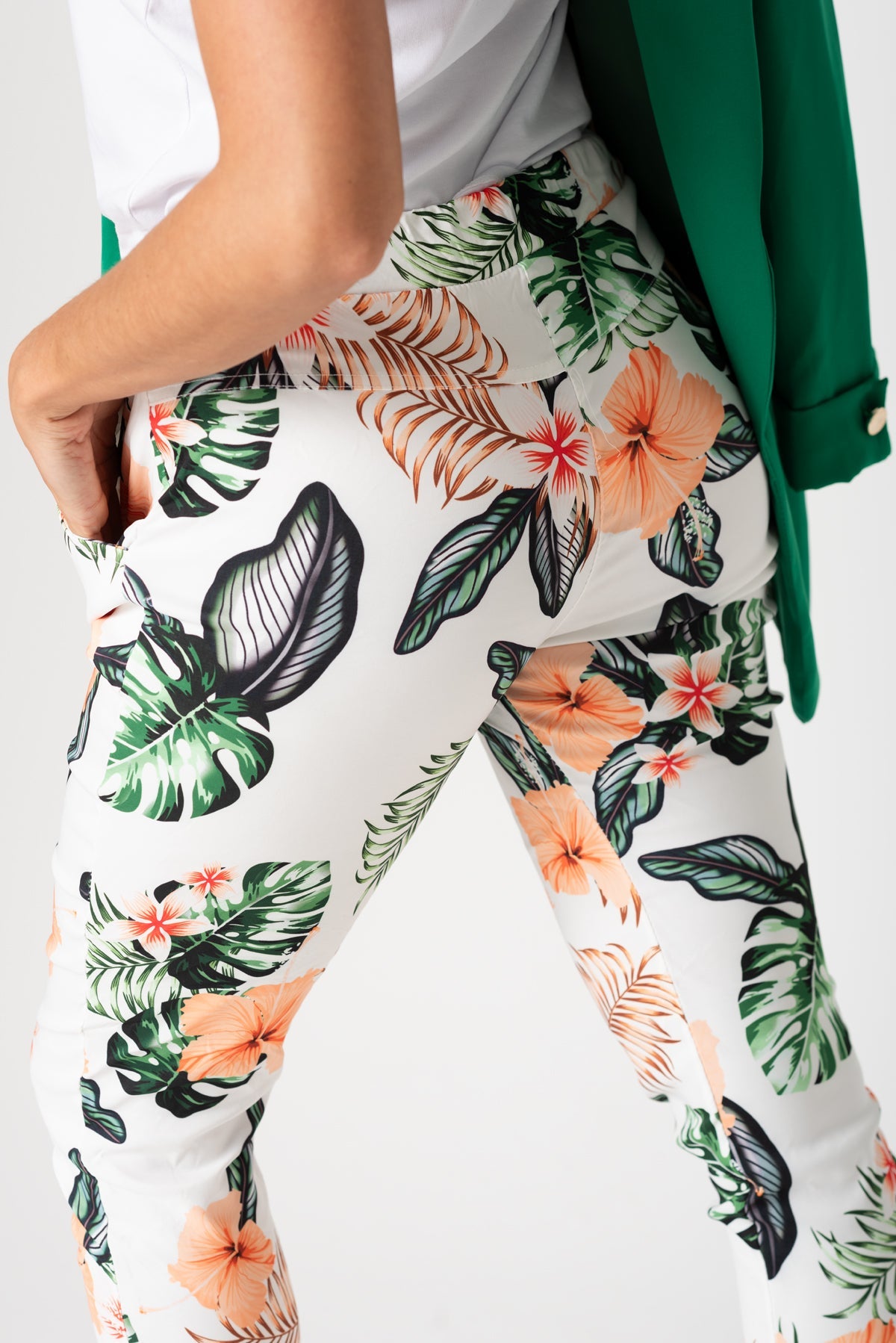 Detalle del material suave y elástico de la Babucha Indi