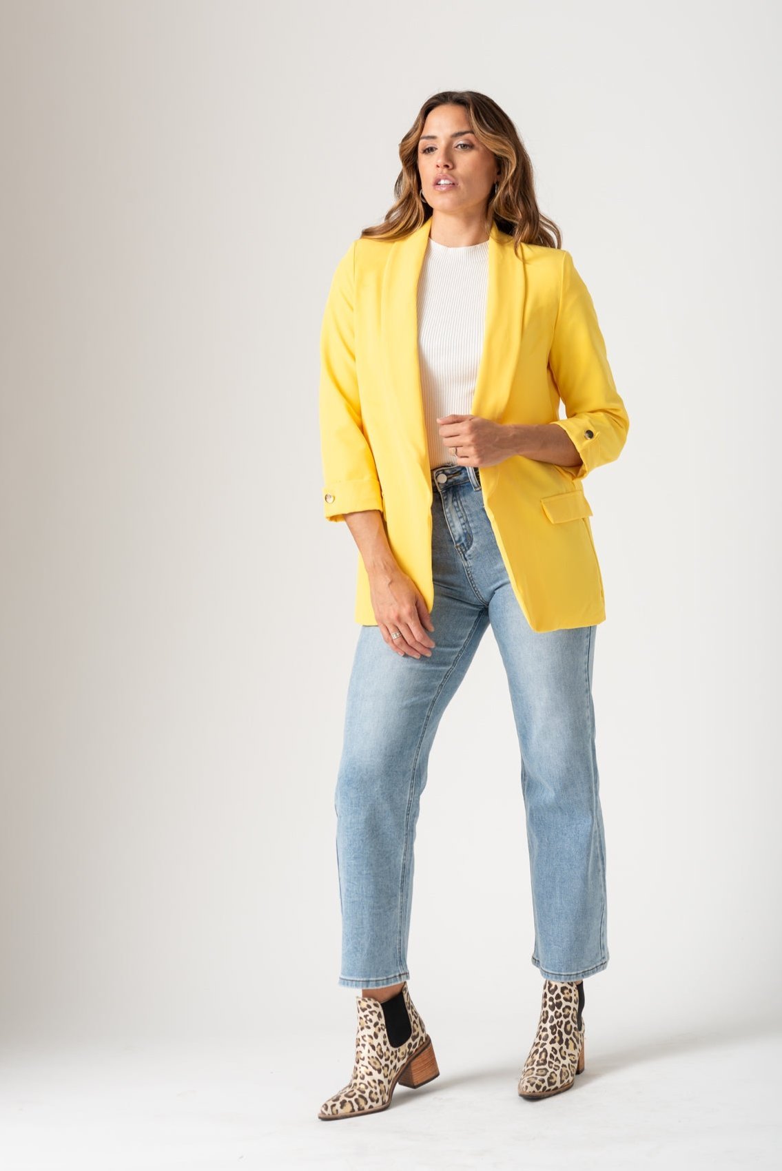 Conjunto completo con pantalón negro para evento formal