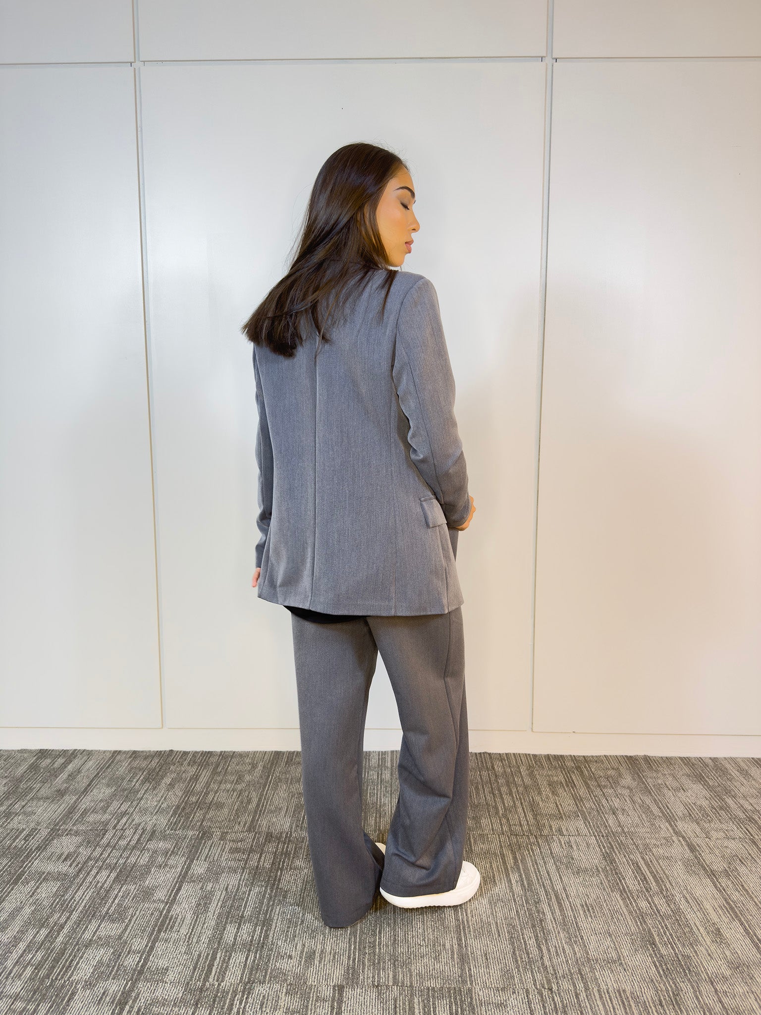 Blazer Clásico Cloe Gris con detalle de botones a juego