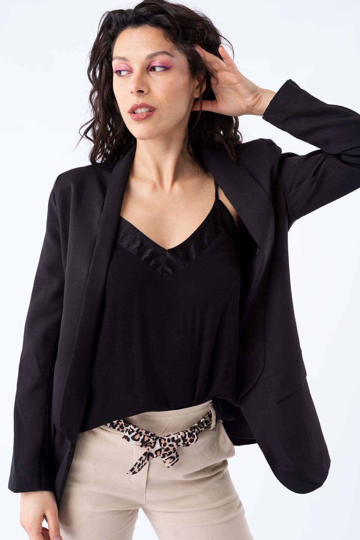 Blazer negro clásico con forro - vista frontal