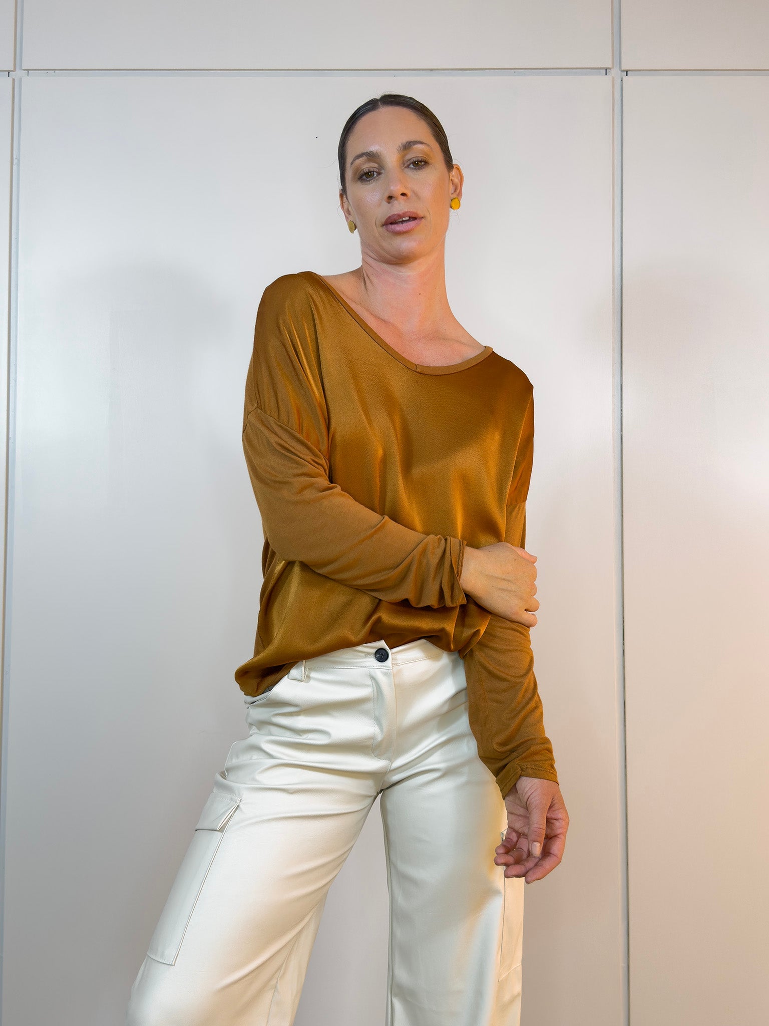 Blusa beige básica de Viviana Méndez - vista frontal