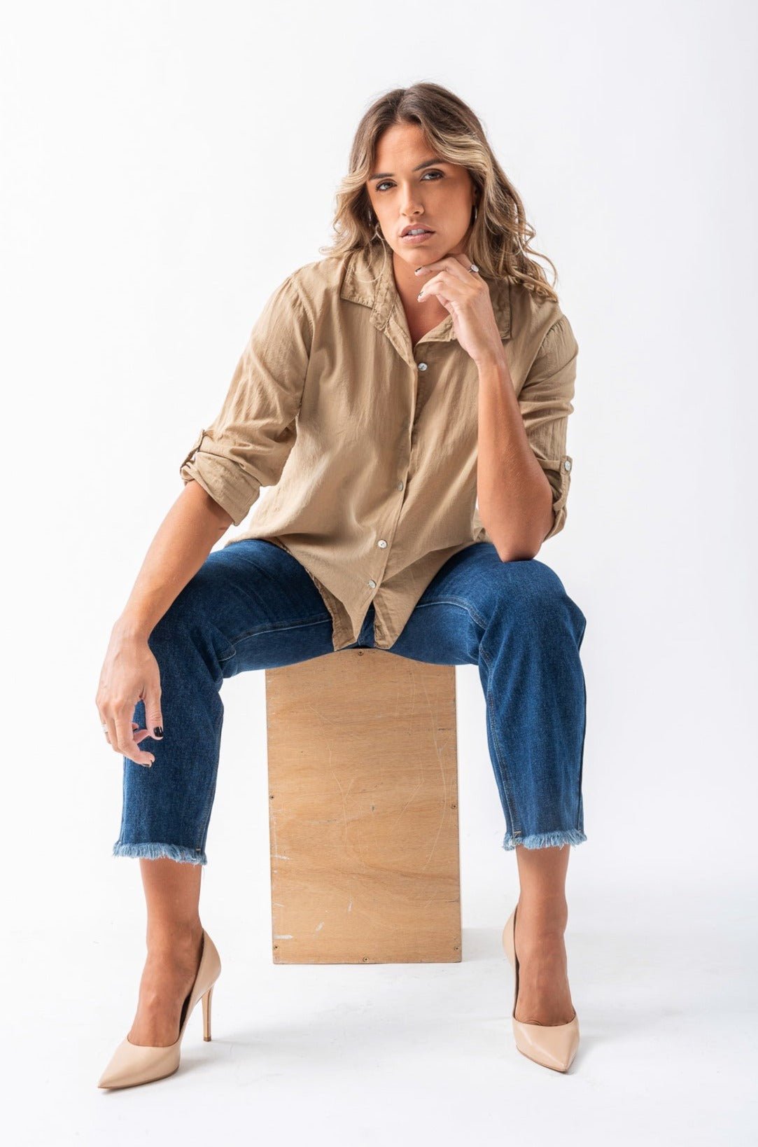 Camisa Aires - Marrón - Elegante y Versátil