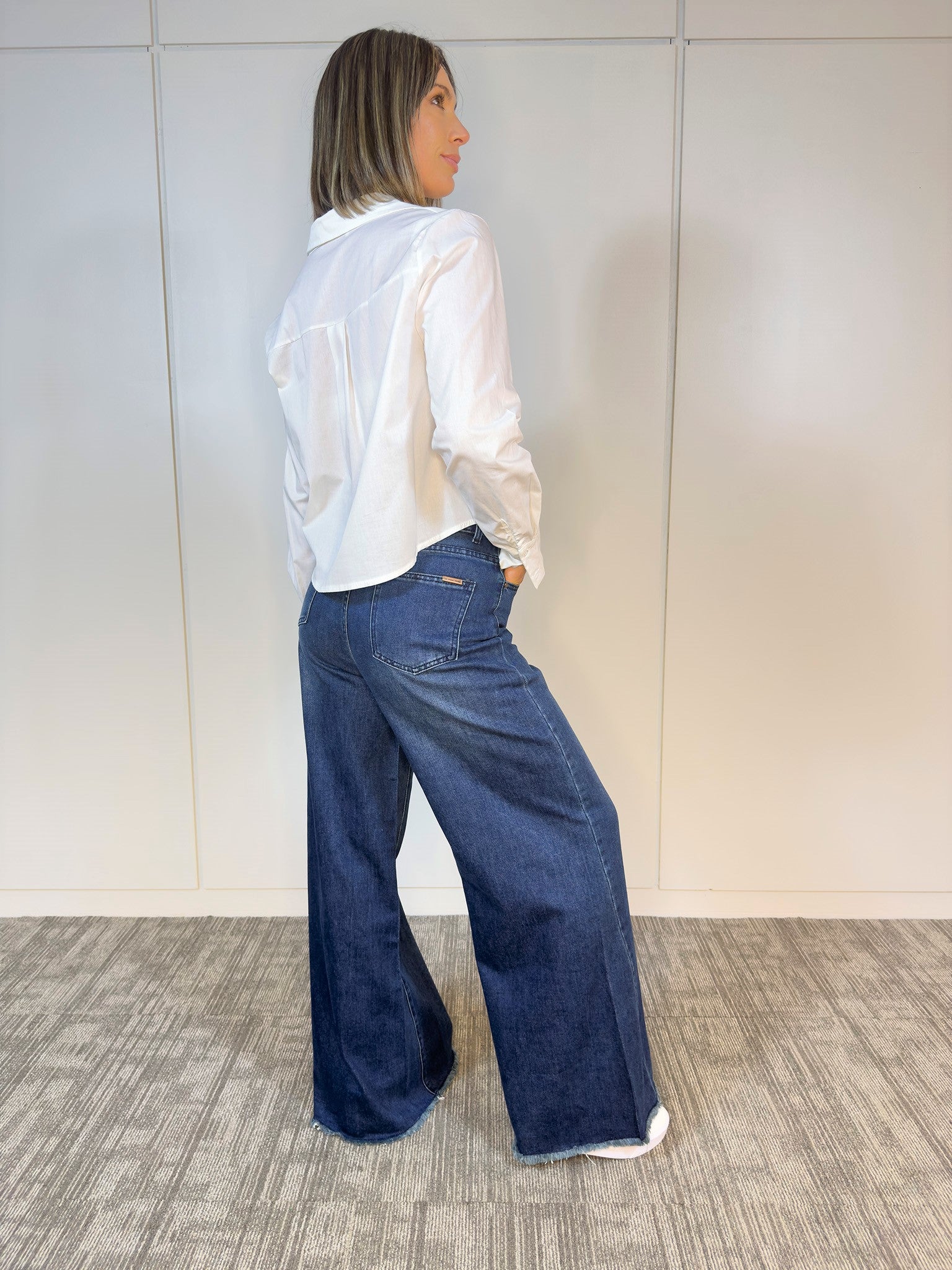 Viviana Méndez - Camisa Clásica Blanca - Camisas