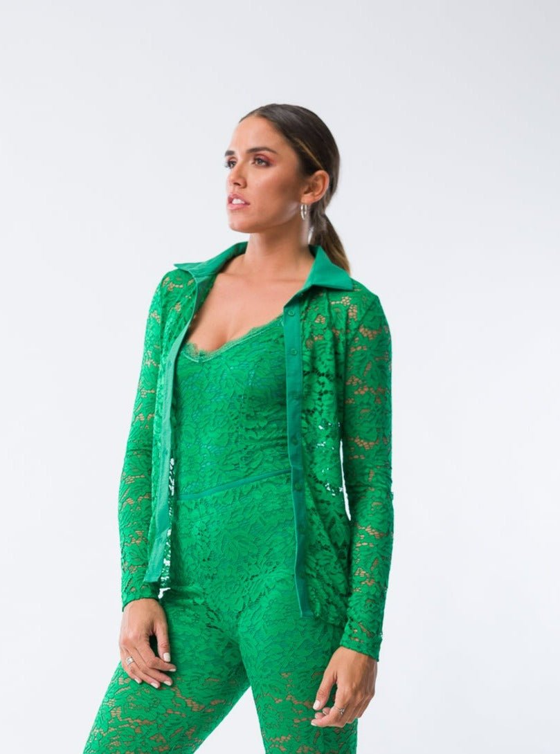 Viviana Méndez - Camisa de encaje verde elegante