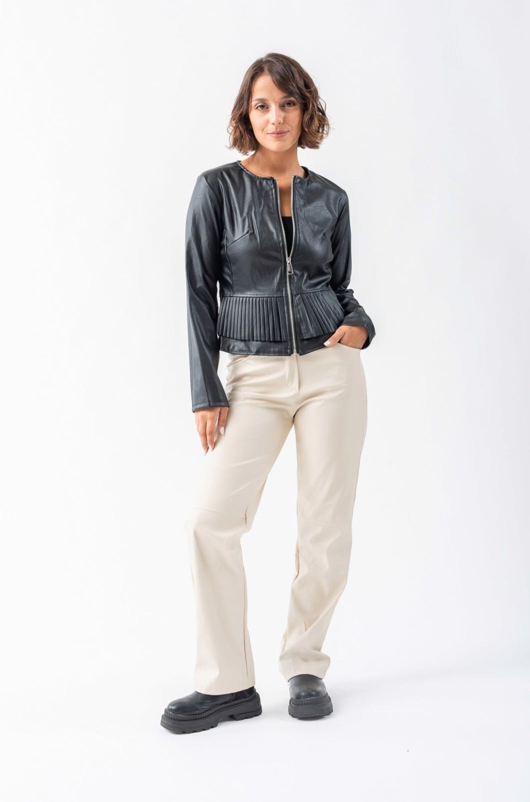 Chaqueta Eco Cuero Angelo Negra - Vista frontal elegante