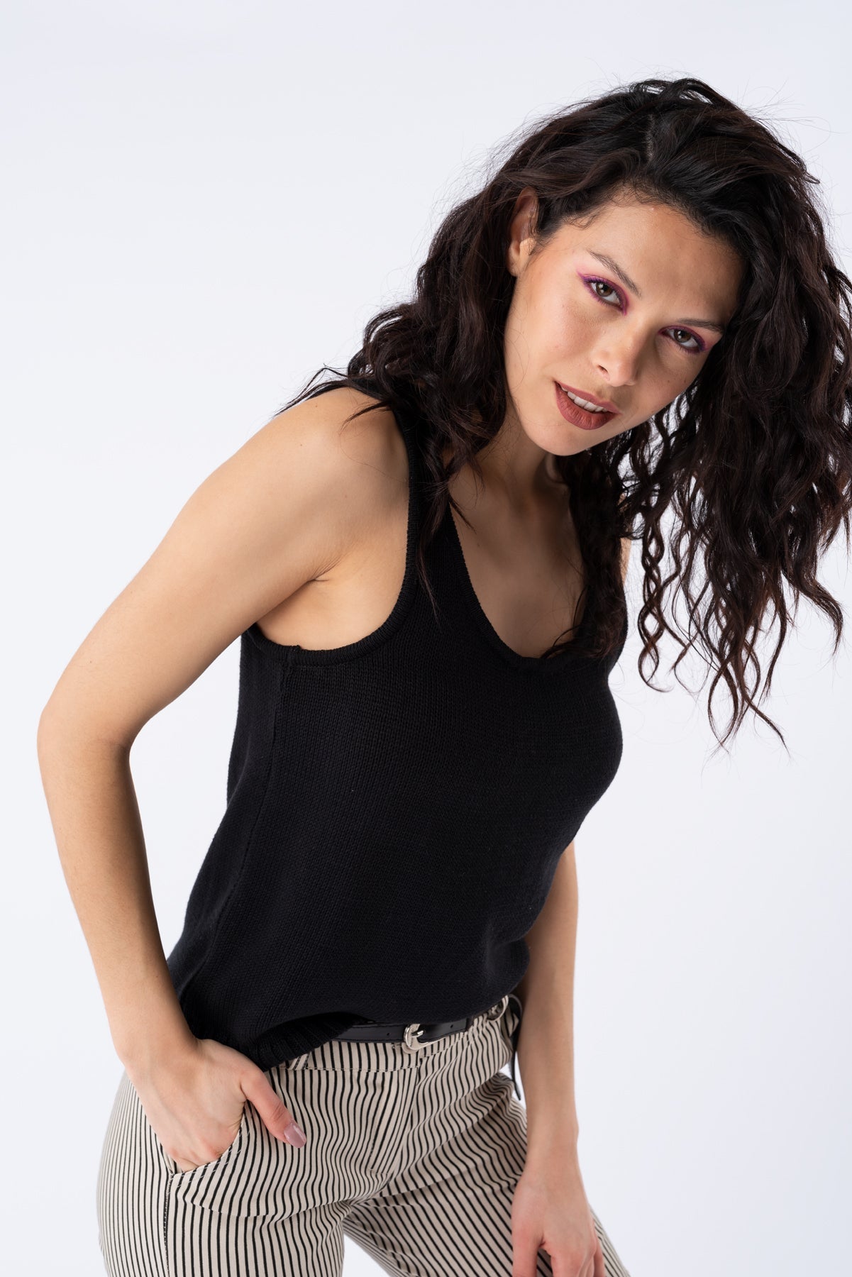 Viviana Méndez - Musculosa Hilo Negra - Musculosas