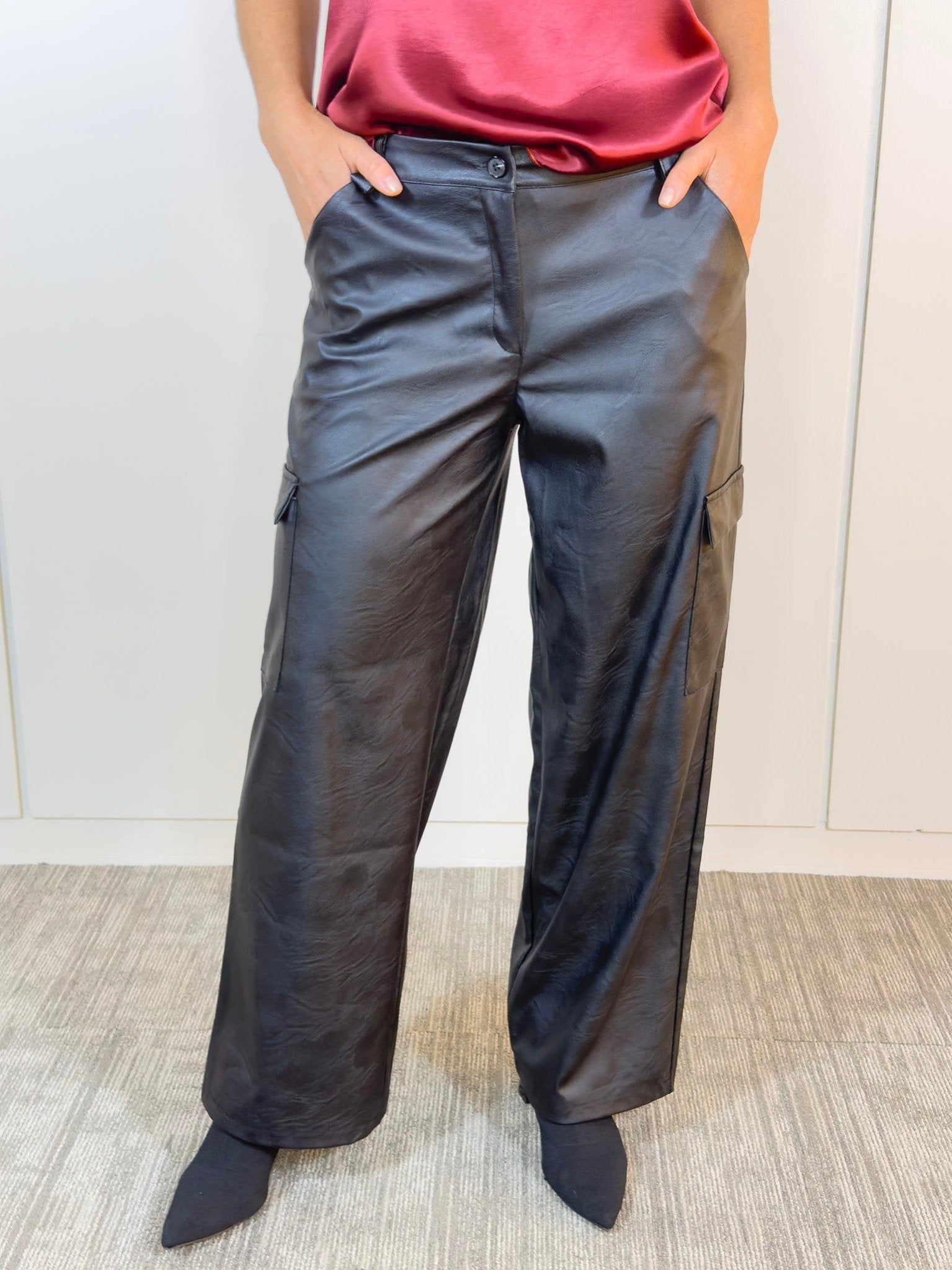 Viviana Méndez - Pantalón Cargo Motomami Negro - Pantalones