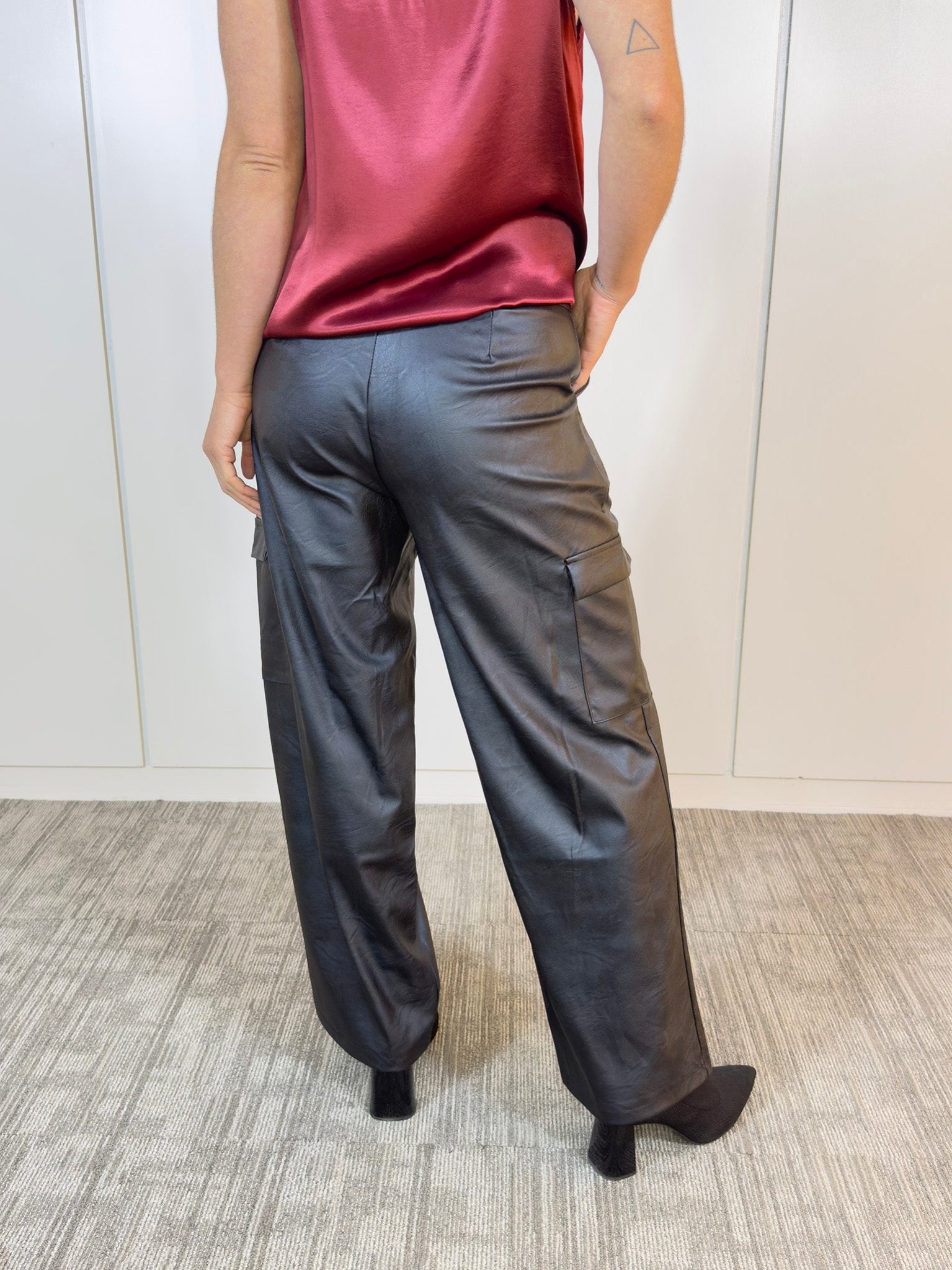 Viviana Méndez - Pantalón Cargo Motomami Negro - Pantalones