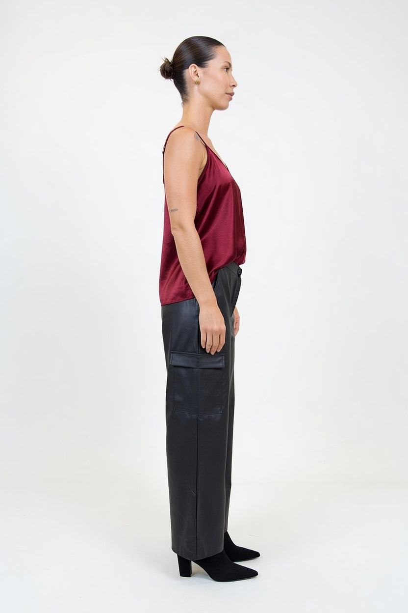 Pantalón Cargo Motomami Negro - Costado