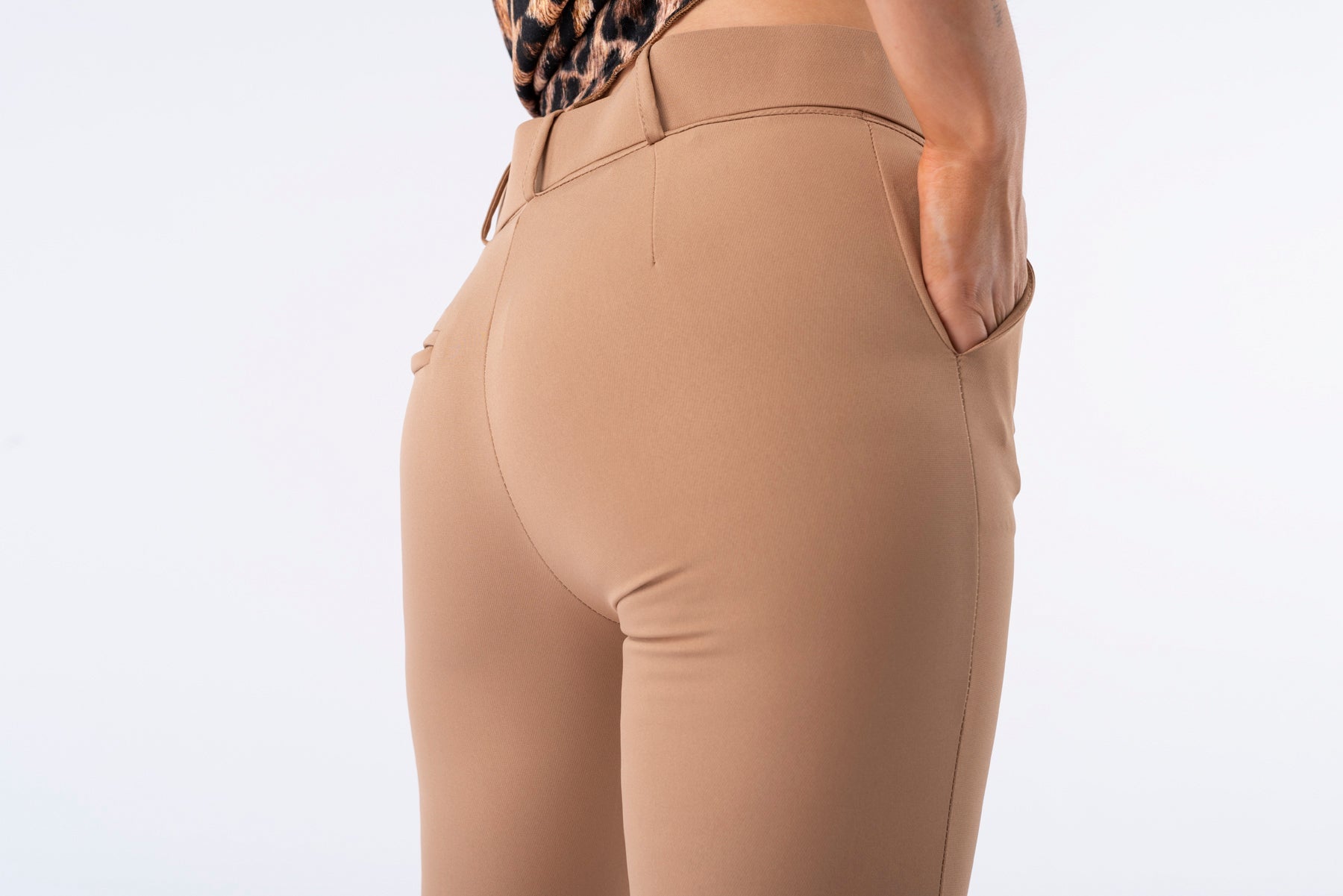Viviana Méndez - Pantalón Ceinture Camel - Pantalones