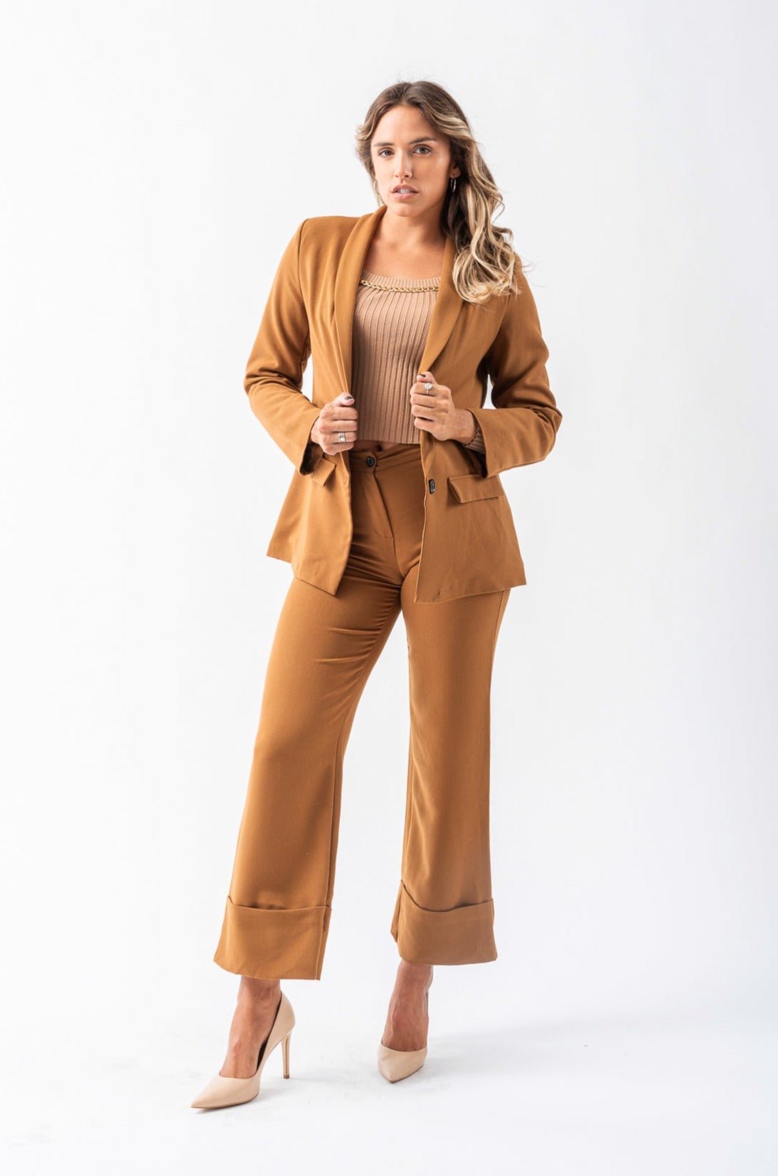 Viviana Méndez - Pantalón Sastrero Camel - Pantalones