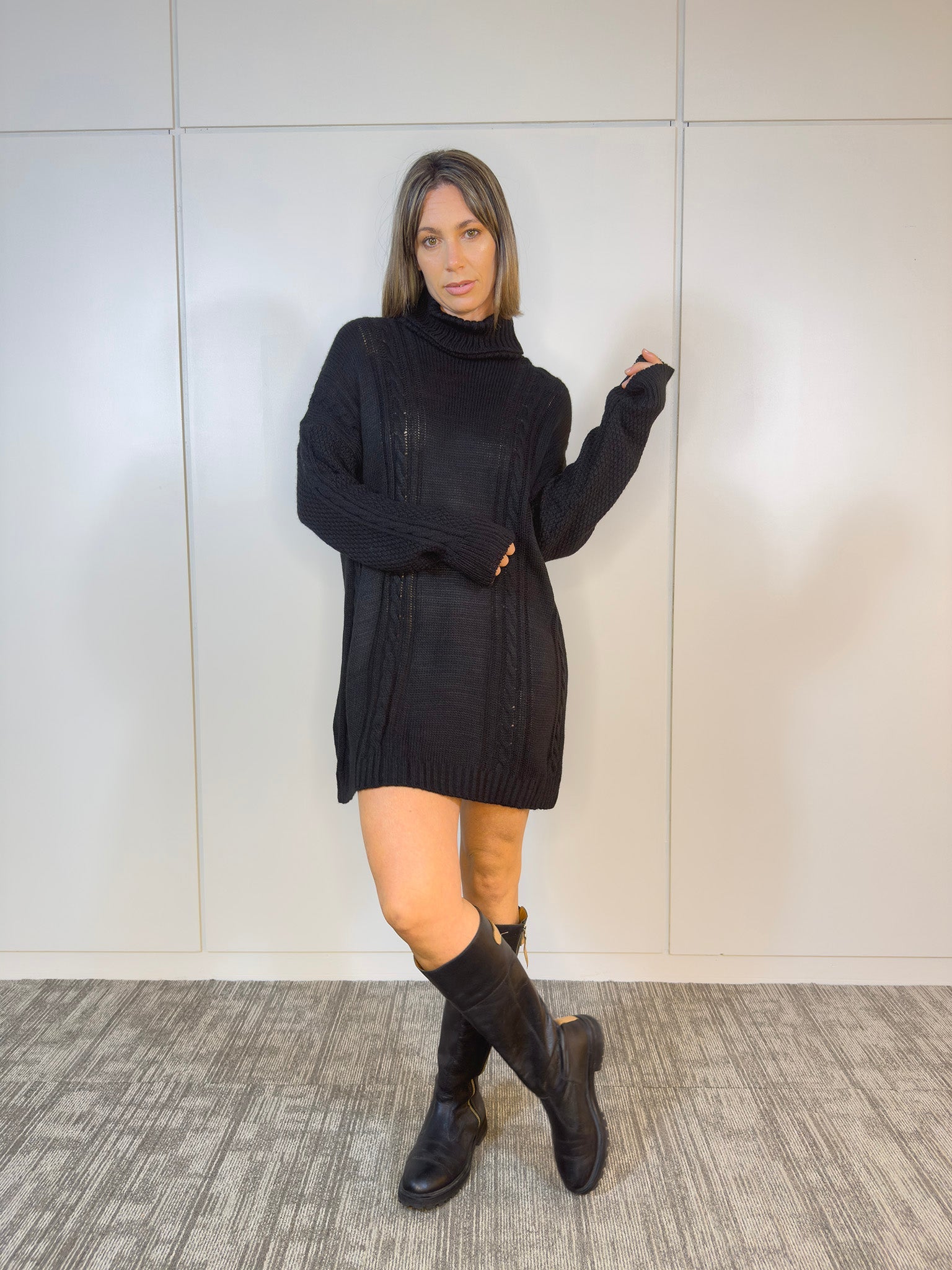 Viviana Méndez - Polerón Liscio Negro - Buzos y Poleras