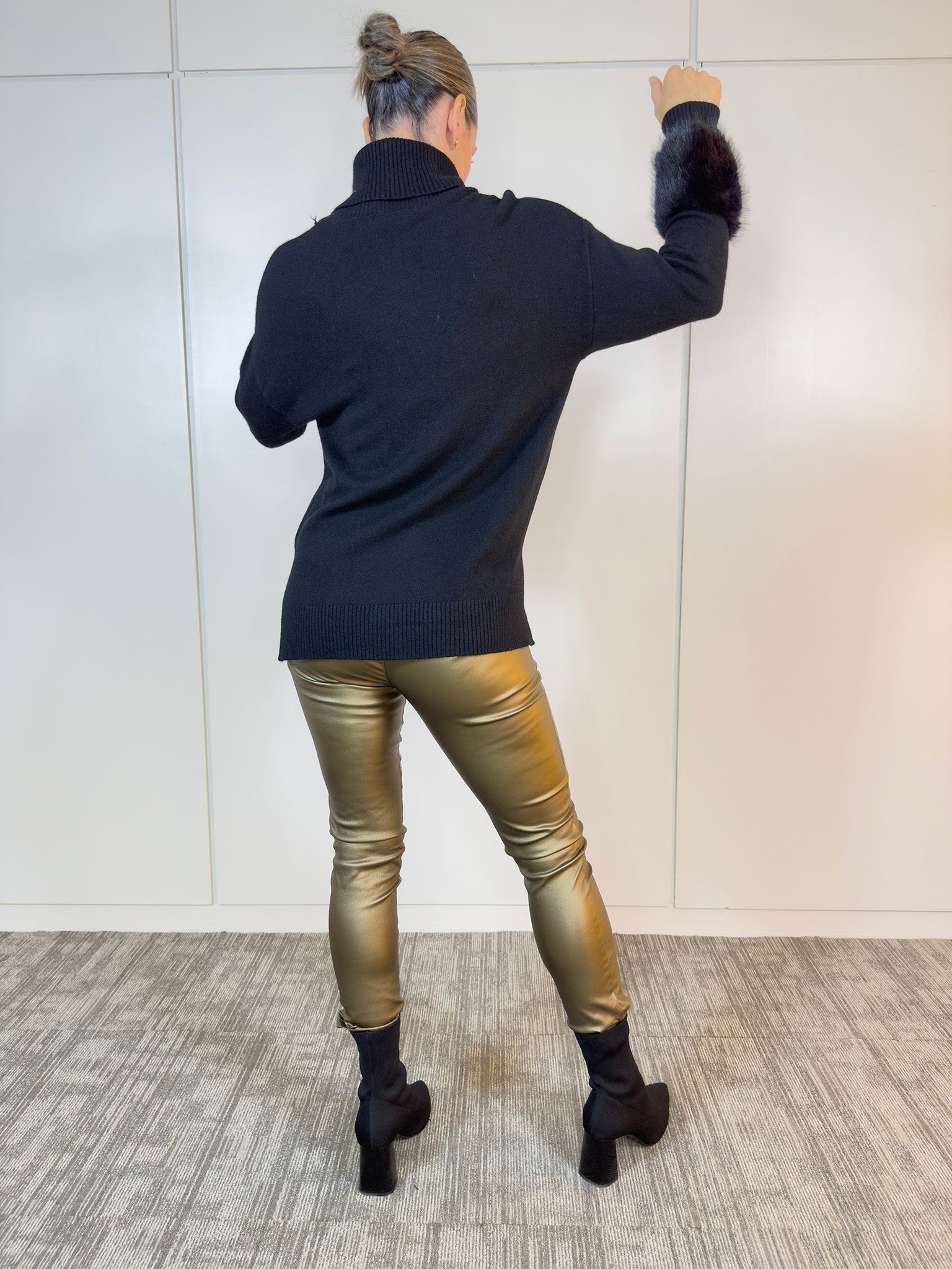 Viviana Méndez - Polerón Prestige Negro - Buzos y Poleras