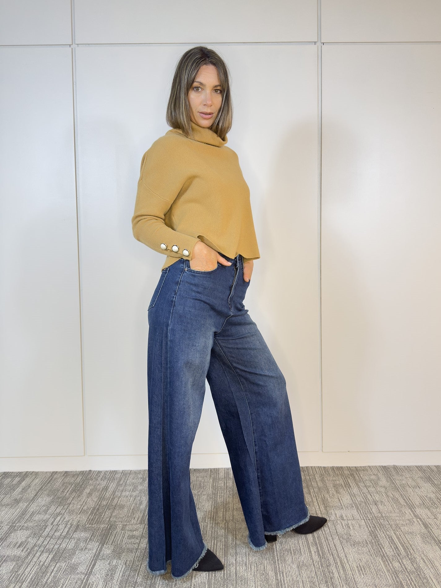 Viviana Méndez - Polerón Victoria Camel - Buzos y Poleras