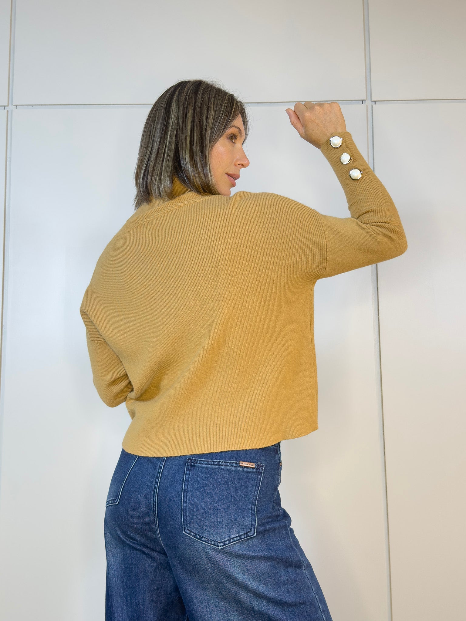 Viviana Méndez - Polerón Victoria Camel - Buzos y Poleras