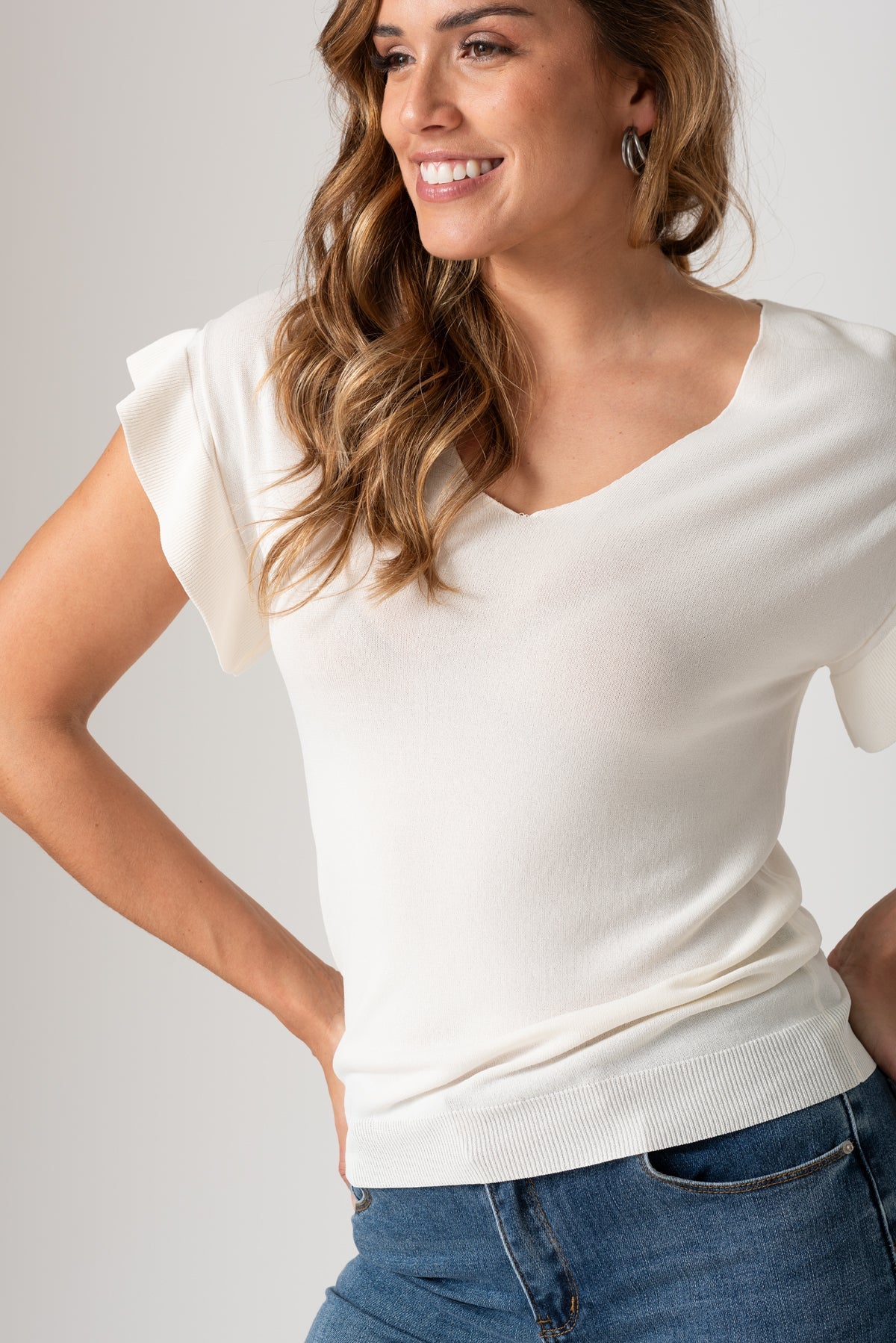 Remera beige de Viviana Méndez con diseño liviano y elegante