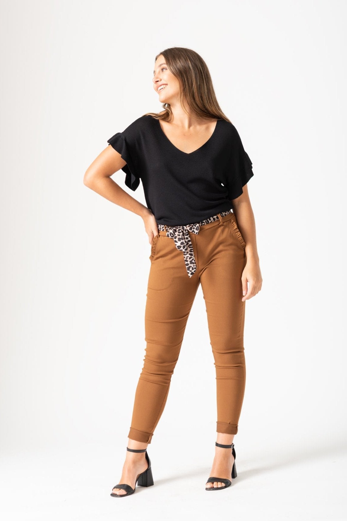 Estilo versátil de la Remera Ana en negro para cualquier ocasión