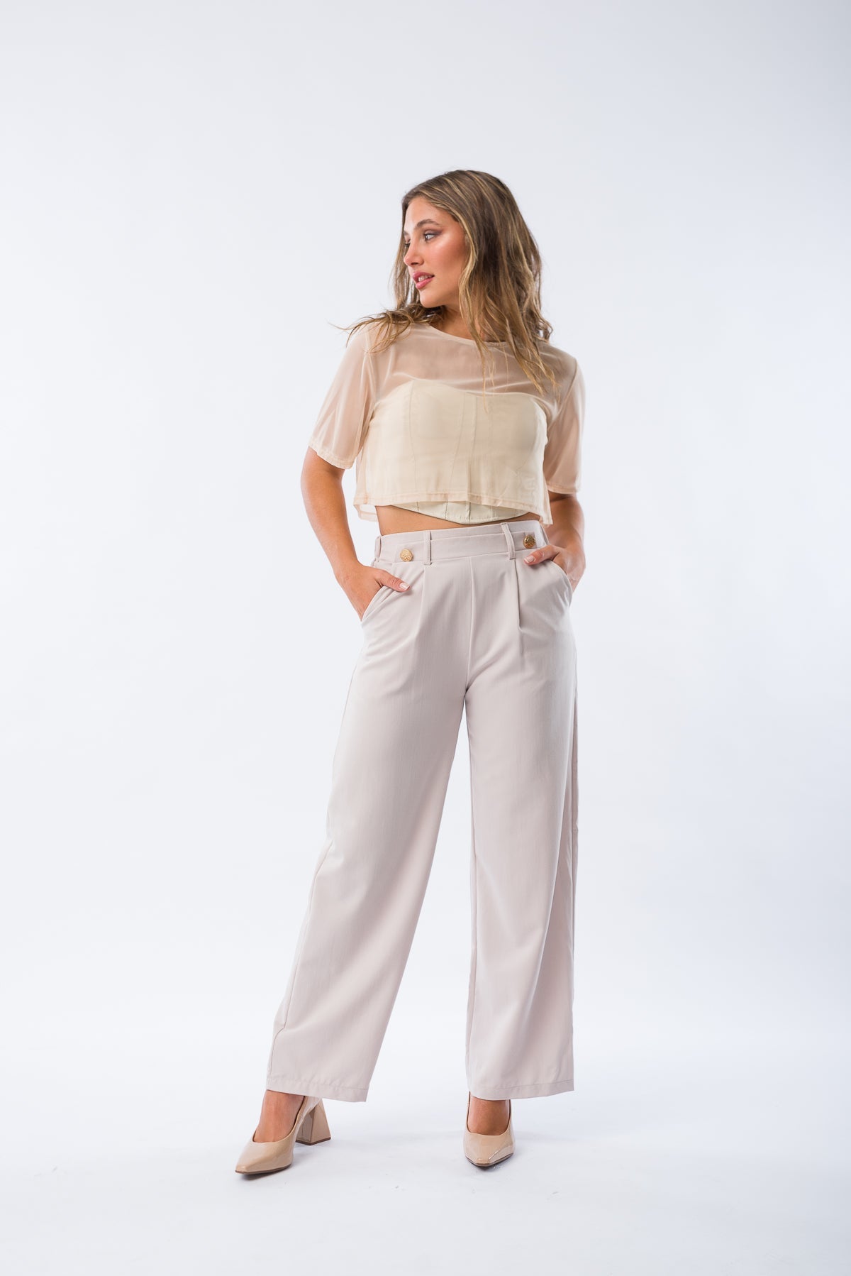 Remera Fancy Beige de Viviana Méndez - vista frontal