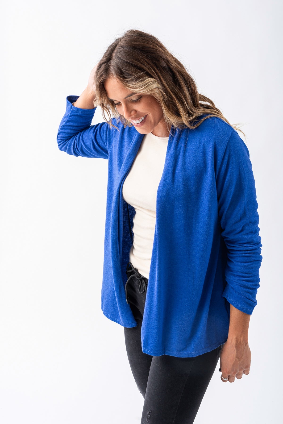 Look completo con saco azul, ideal para oficina o eventos