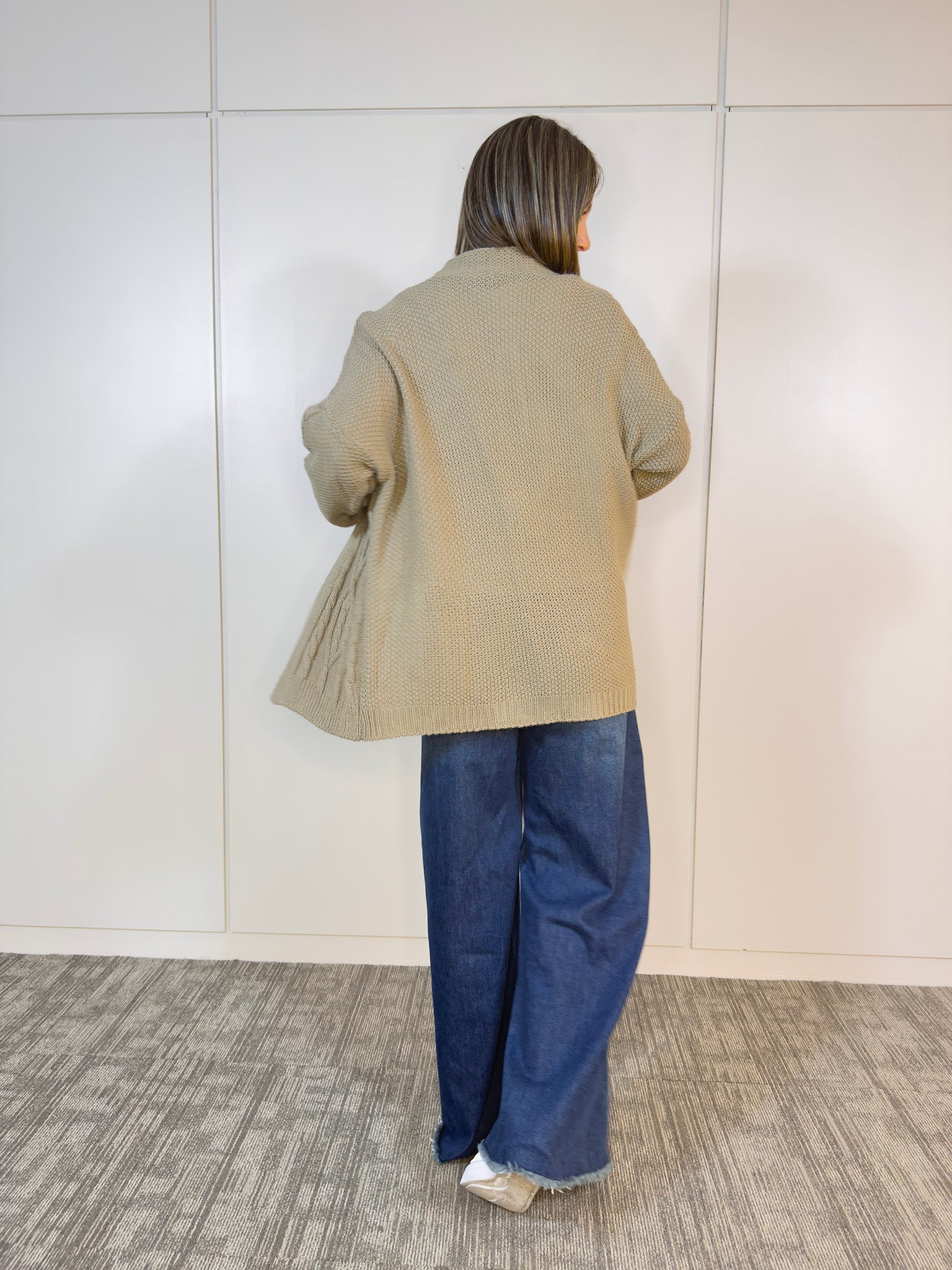 Vista posterior del Saco Nappa Camel con corte largo