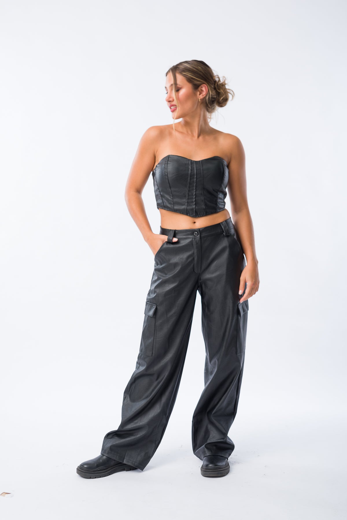 Viviana Méndez - Top Motomami Negro - Tops