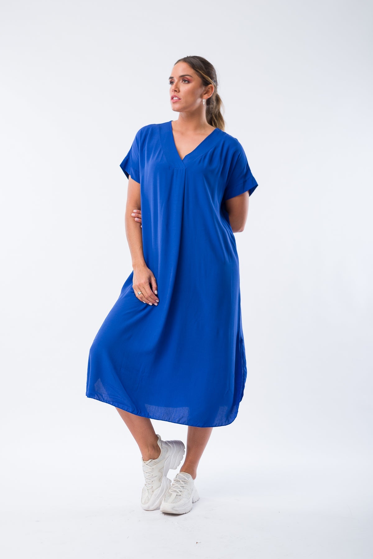 Combinación de Vestido Julia con accesorios para un look completo