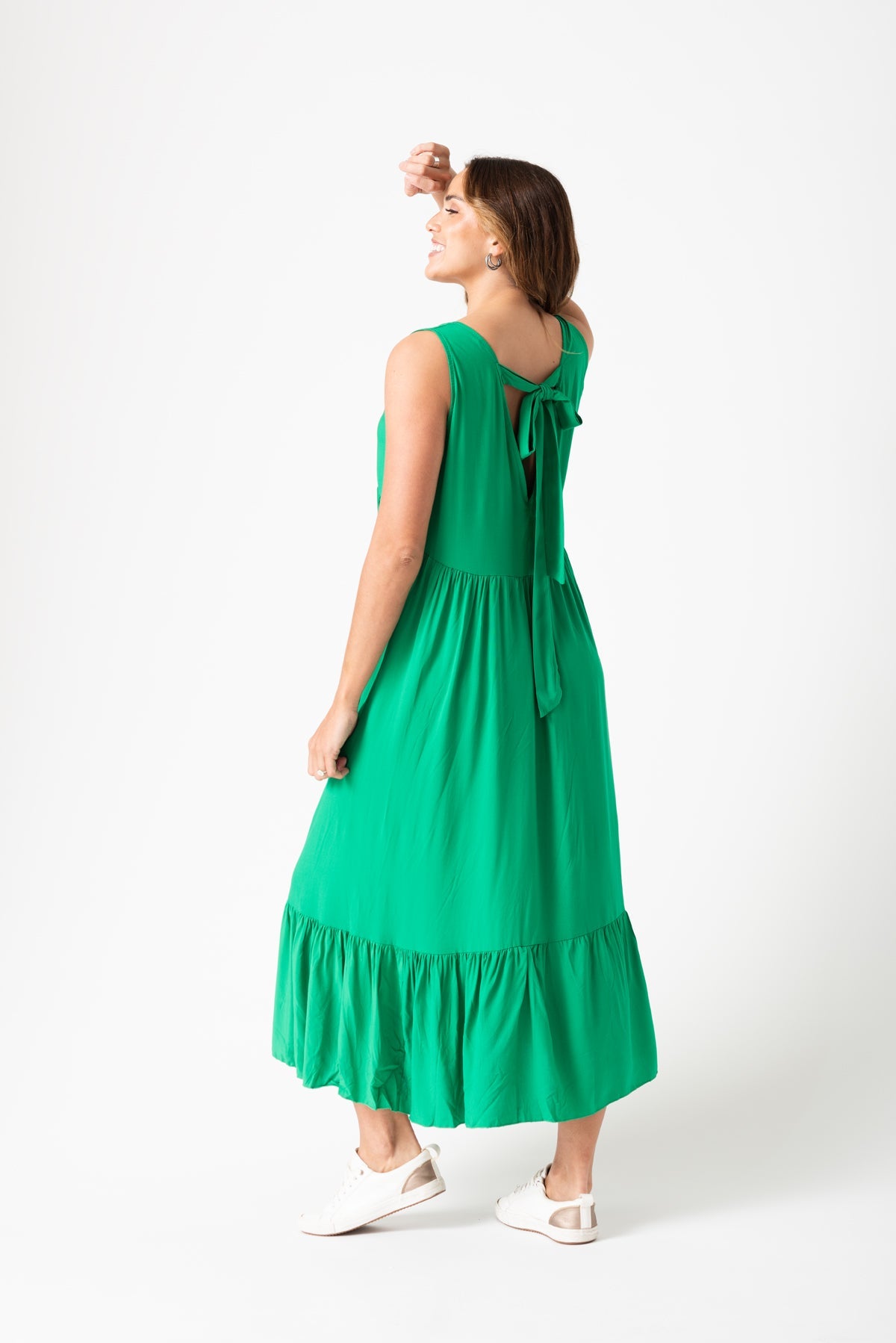 Detalle del material suave y ajuste perfecto del vestido