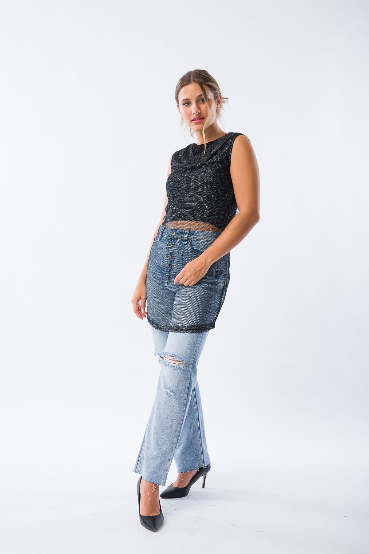 Detalle de la textura suave del Vestido Oure Negro