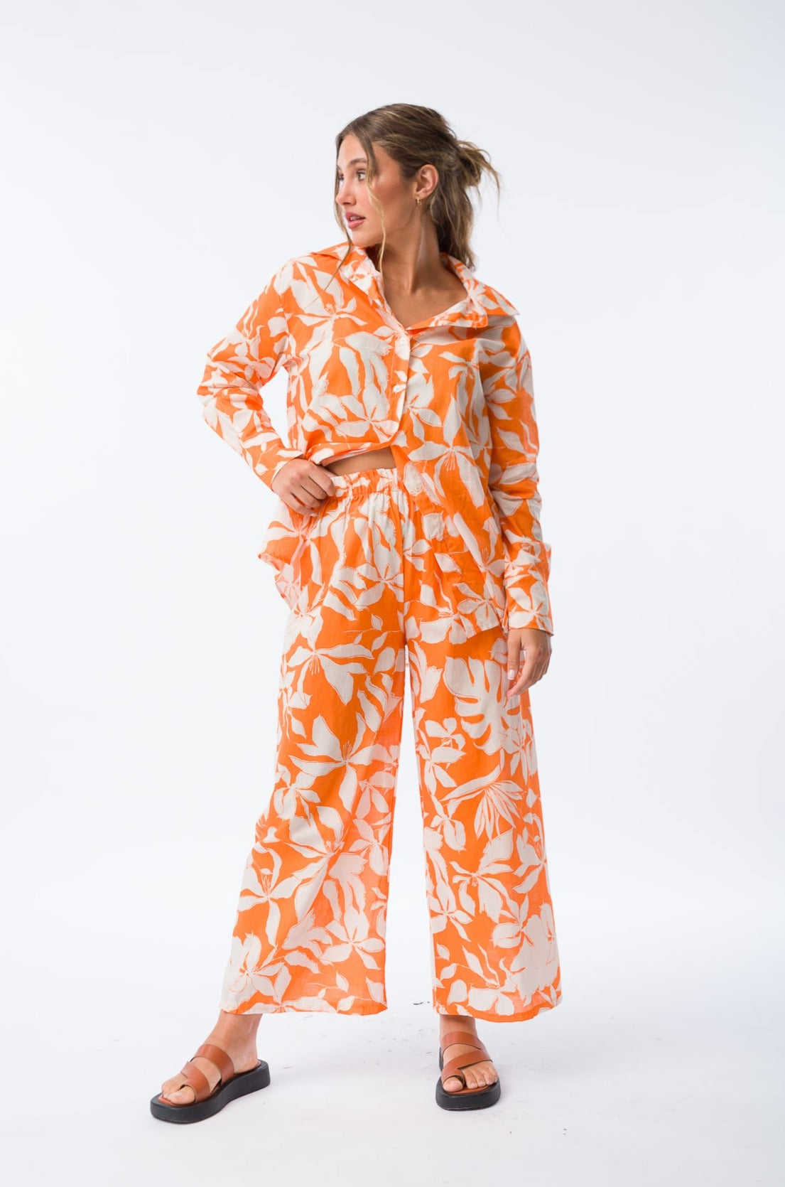 Palazzo Cami Naranja con corte amplio y cintura elástica