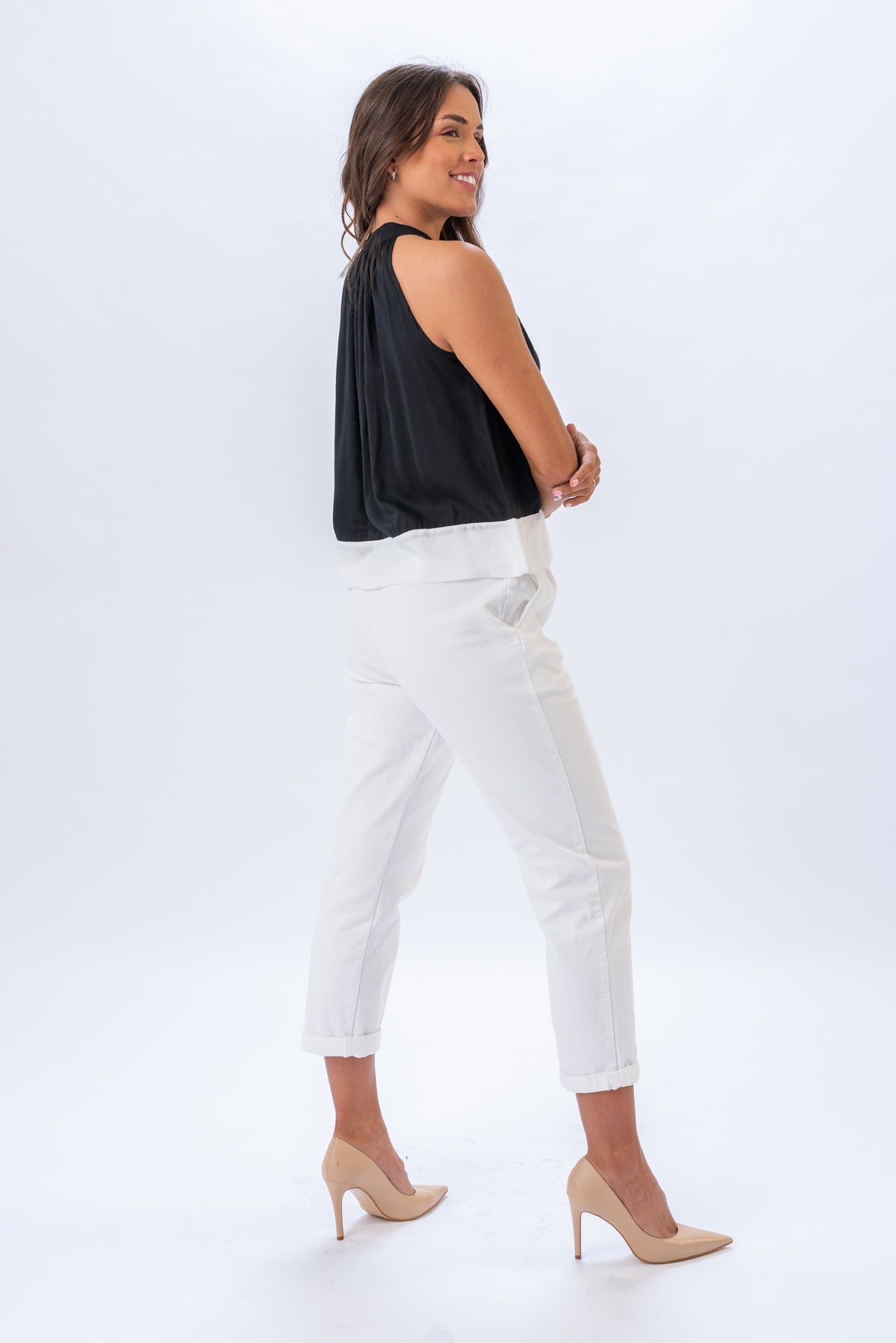 Viviana Méndez - Musculosa con Cuello Alto Negra - SALE