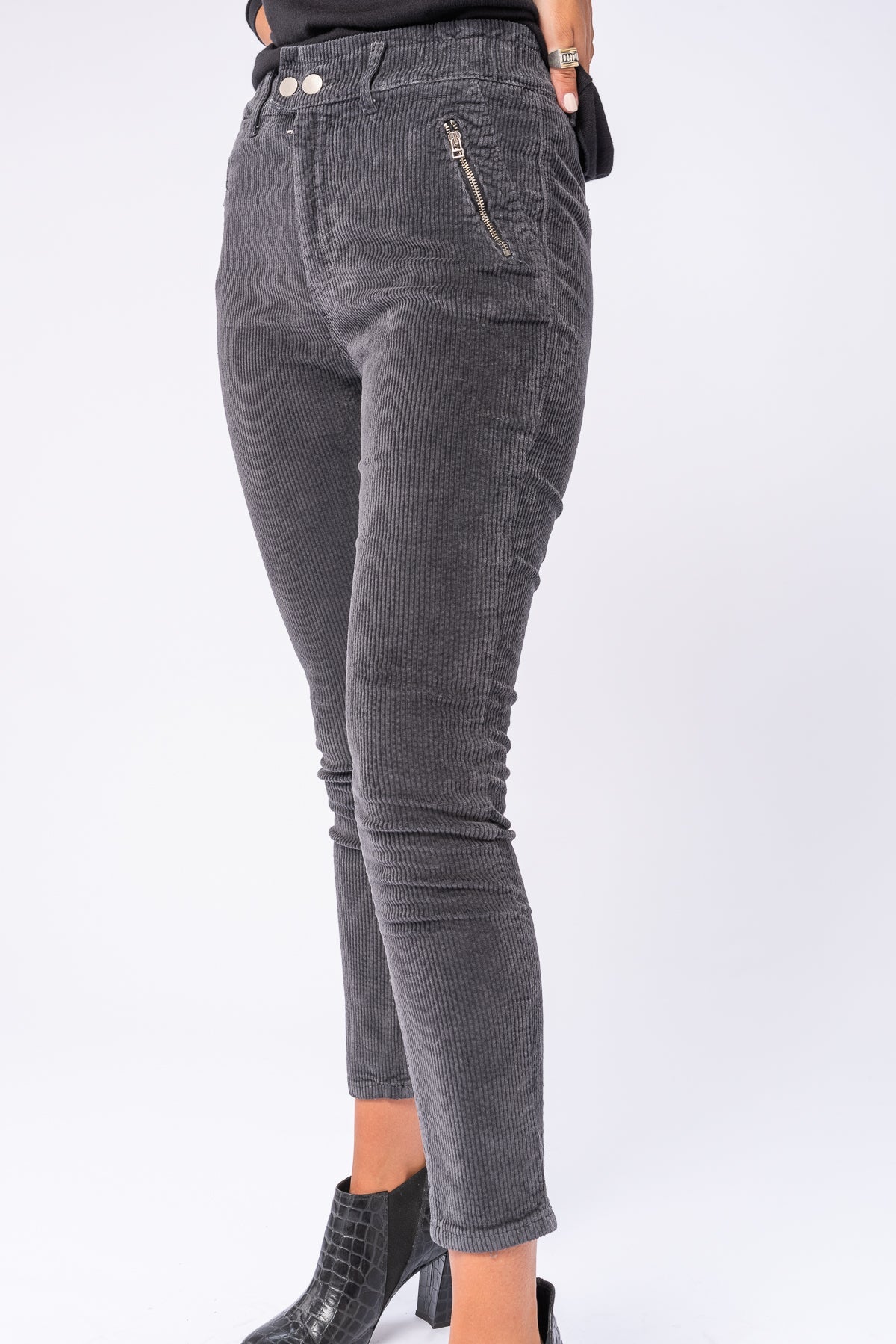 Viviana Méndez - Pantalón de Pana Gris - Pantalones