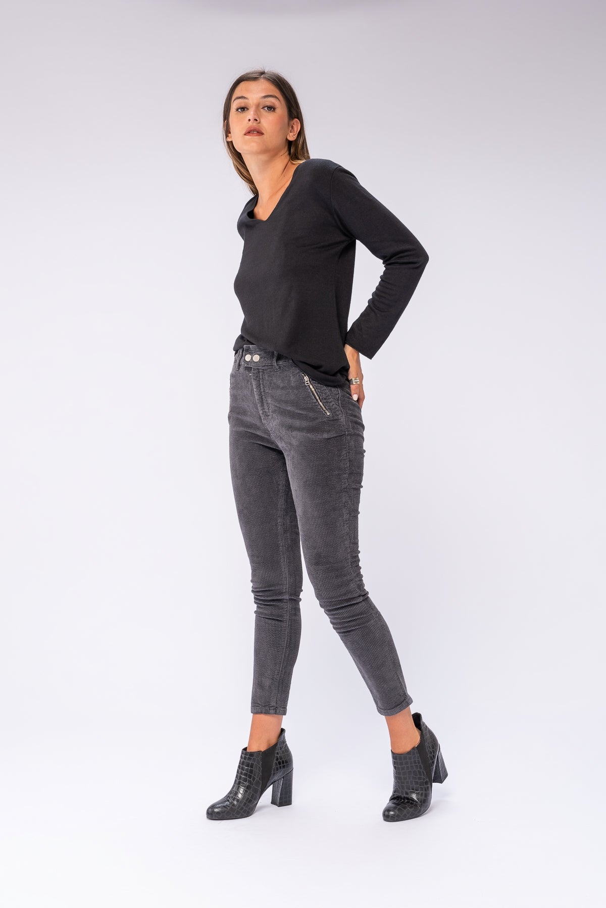 Viviana Méndez - Pantalón de Pana Gris - Pantalones