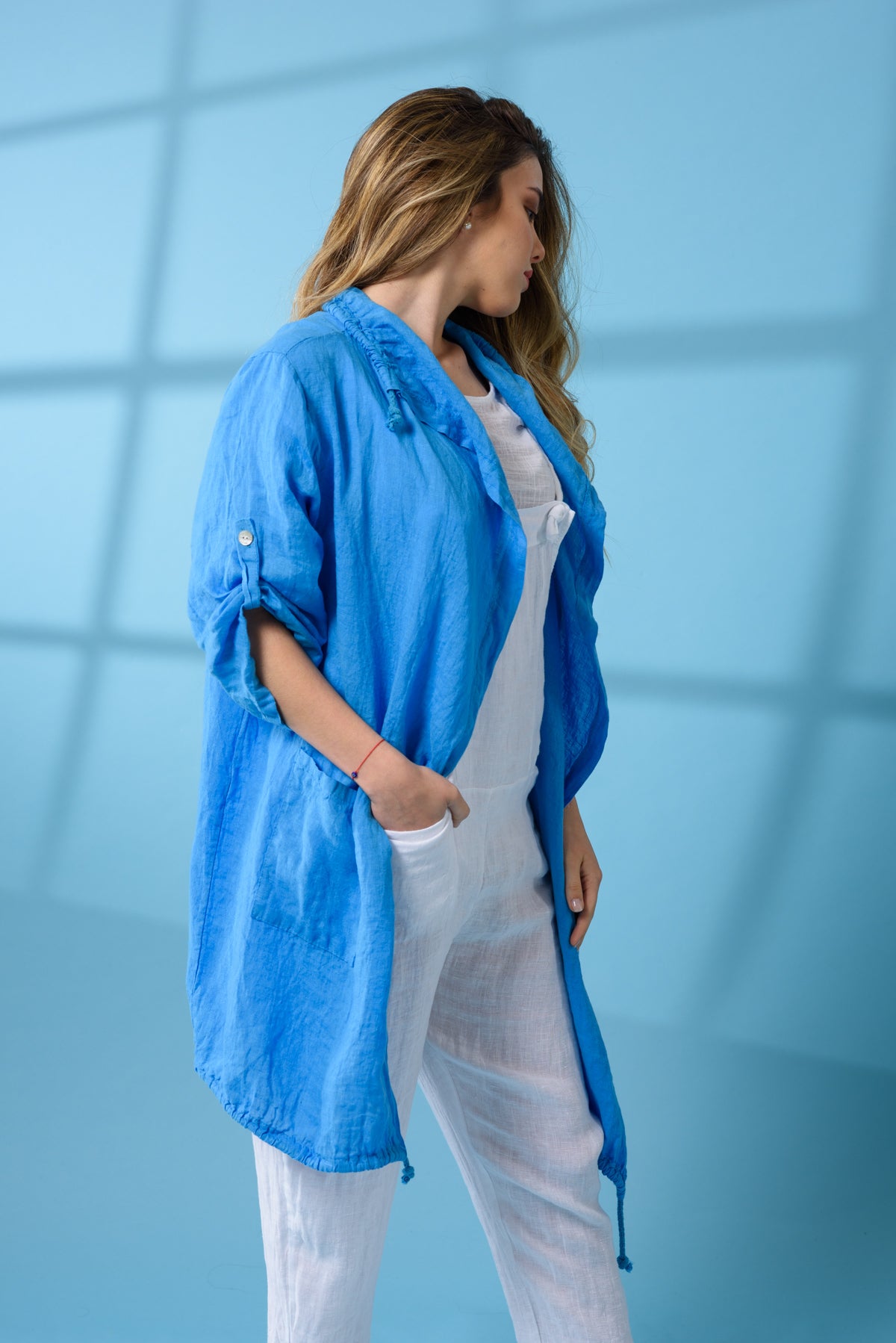 Campera de Lino Larga Azul | Detalle de manga