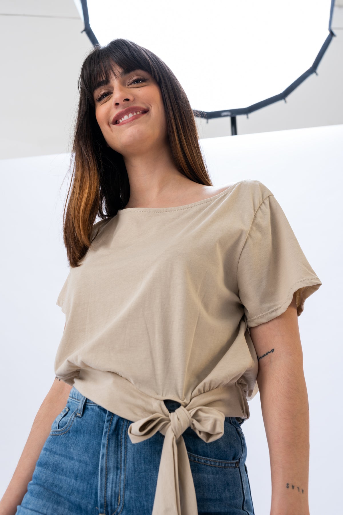 Remera Nodo - Beige | Blusas, Camisas y Remeras | Viviana Méndez - Remera Nodo Beige - Viviana Méndez