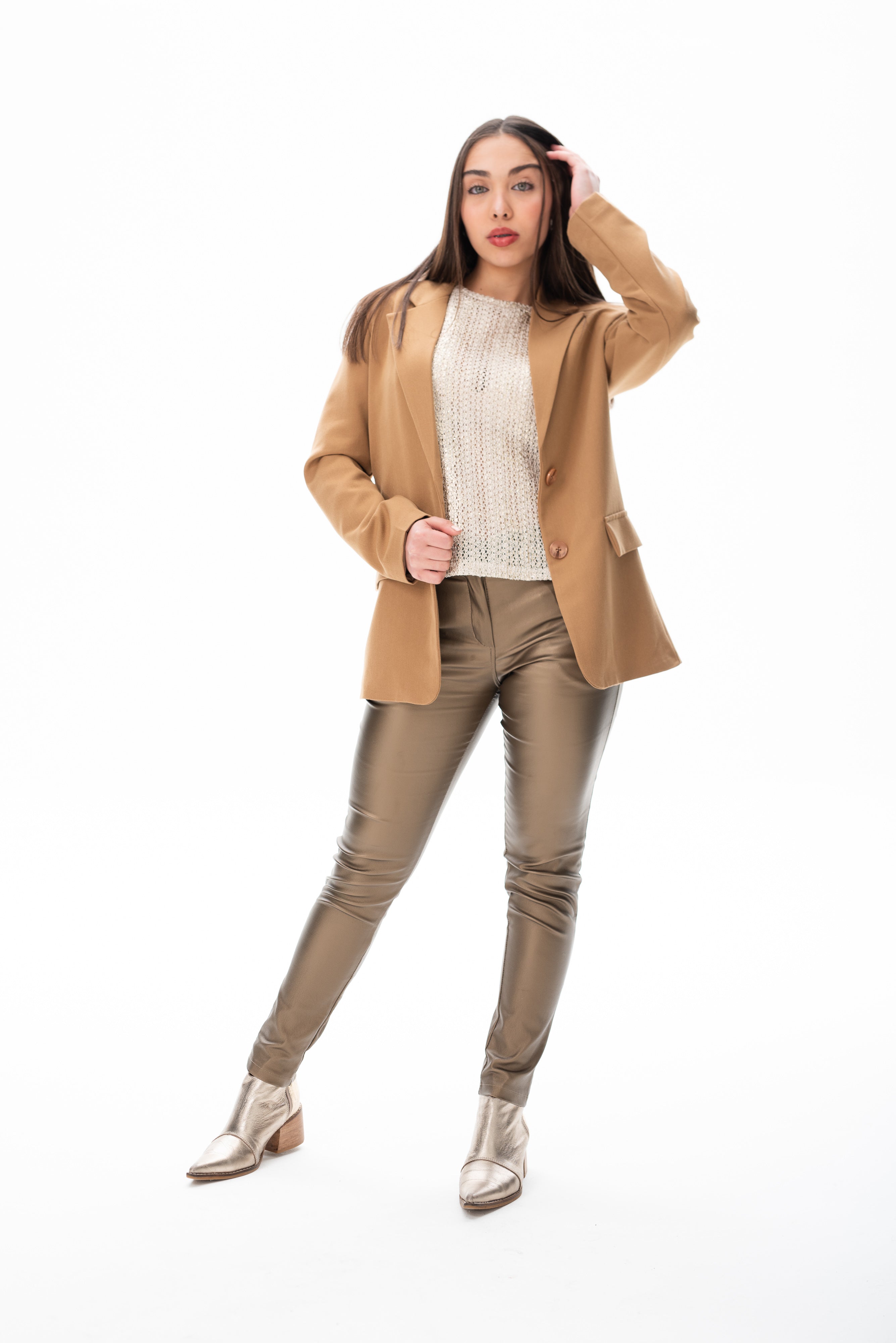 Blazer Clásico Cloe Camel en conjunto