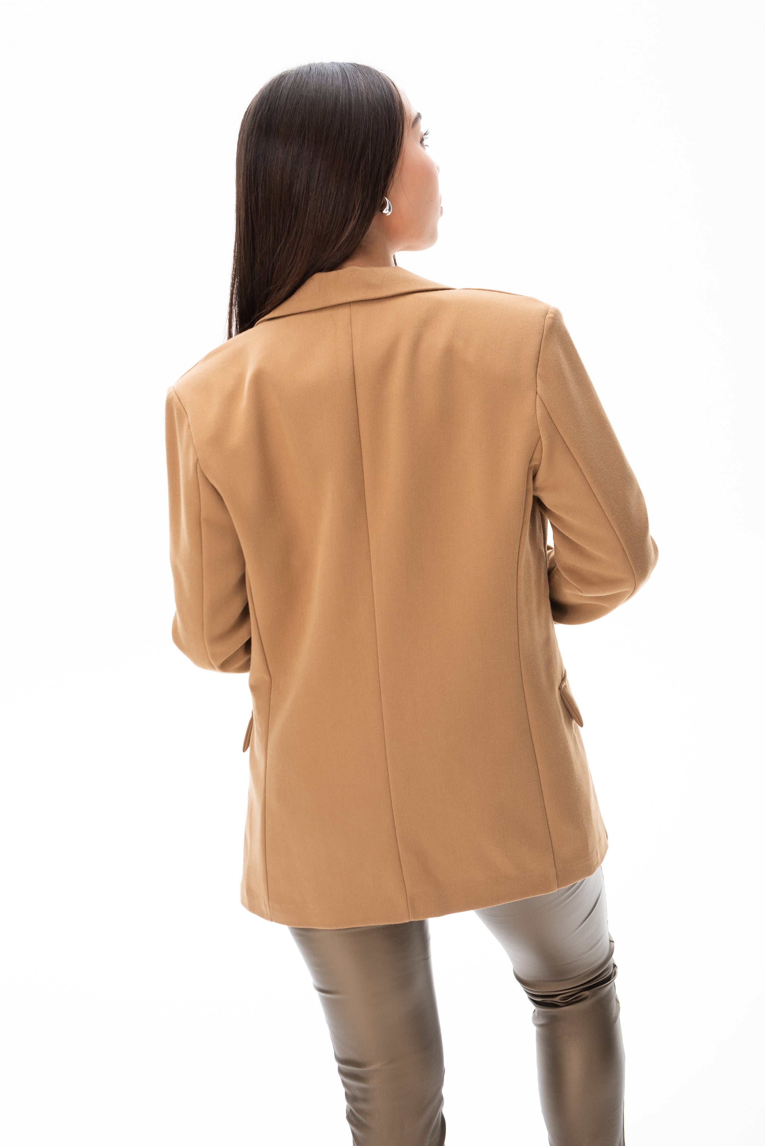 Blazer Clásico Cloe Camel detalle de botones
