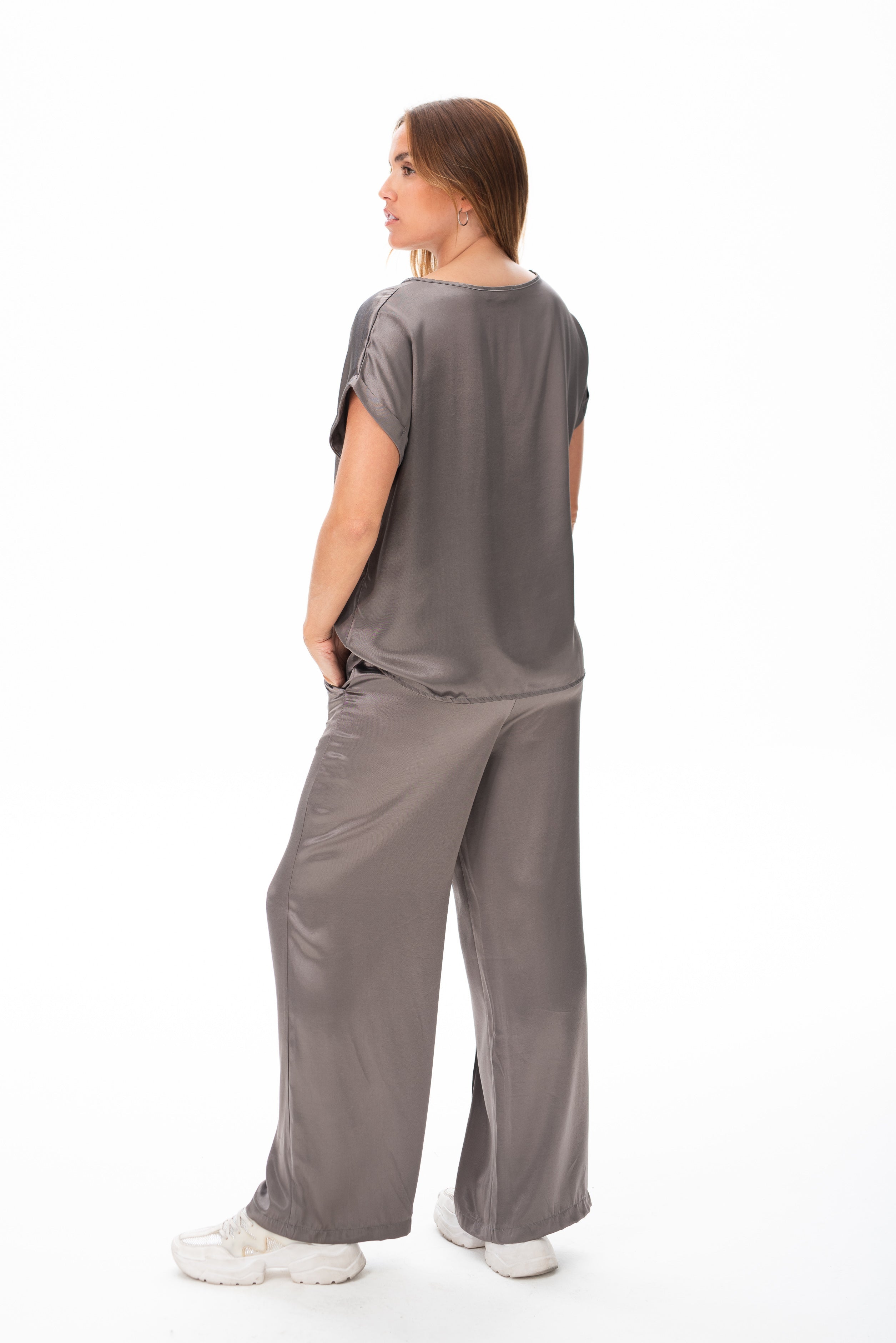 Detalle del escote de Blusa Flama Gris
