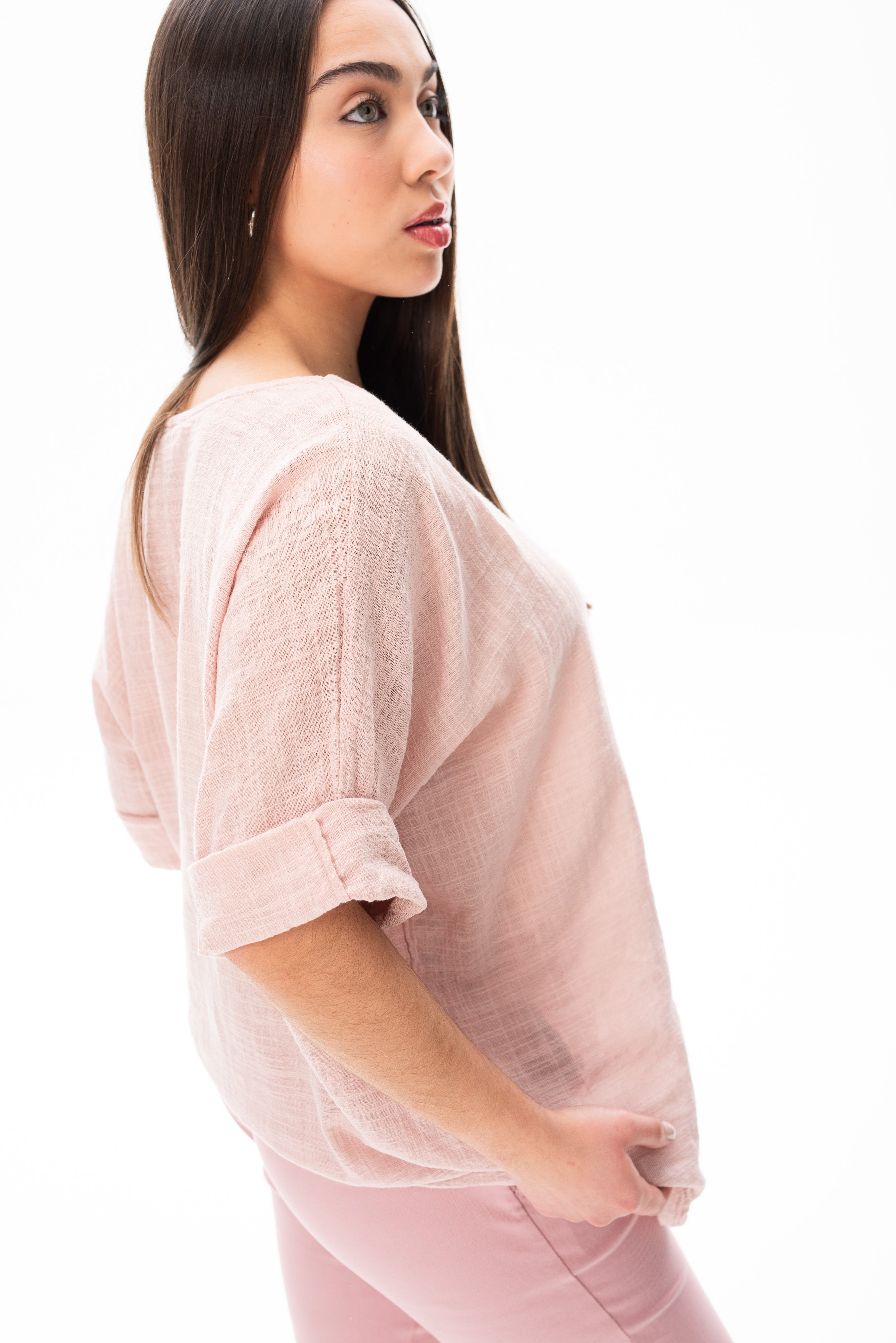 Blusa Básica Rosa Palo detalle de escote