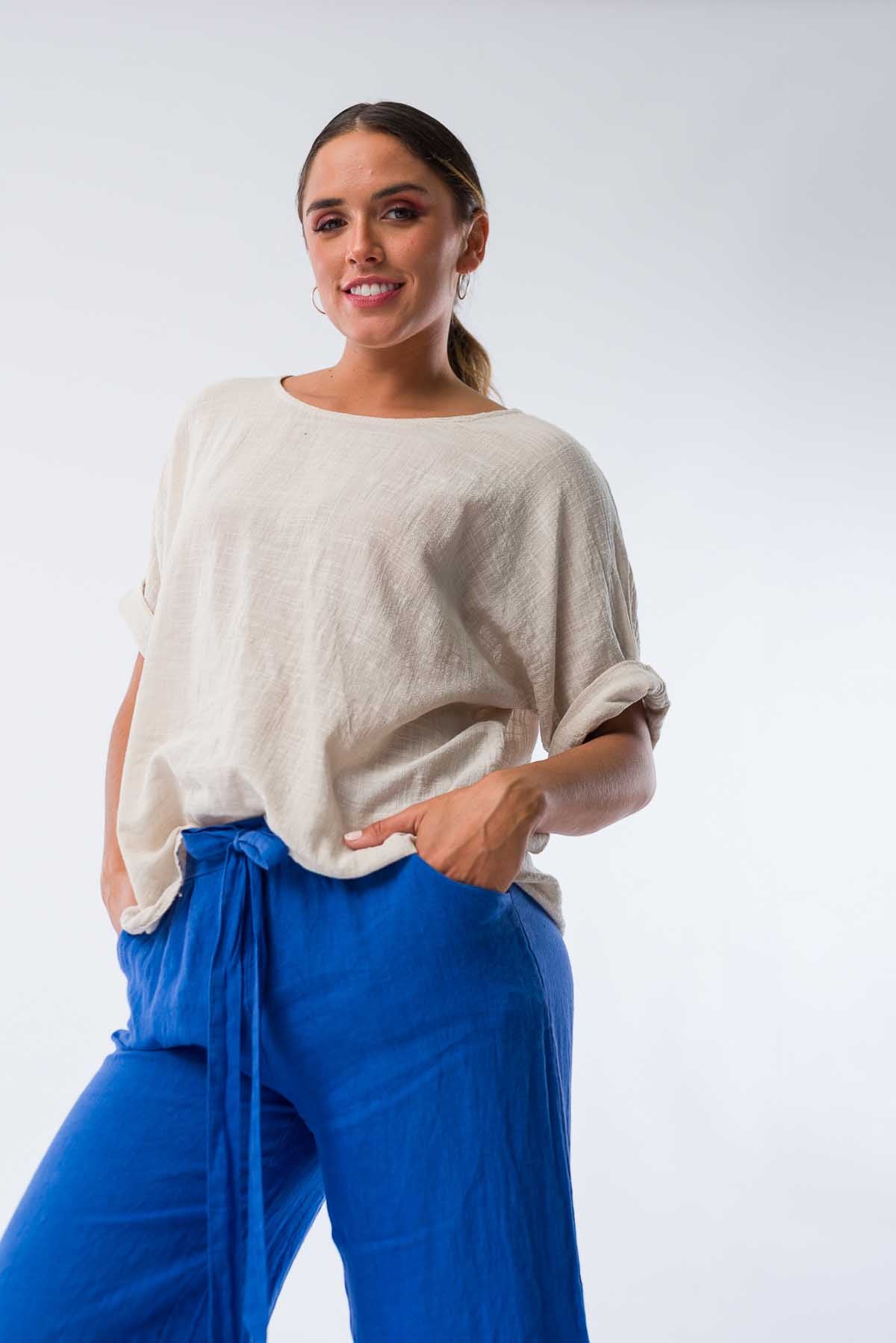 Viviana Méndez - Blusa Básica Beige - Remeras