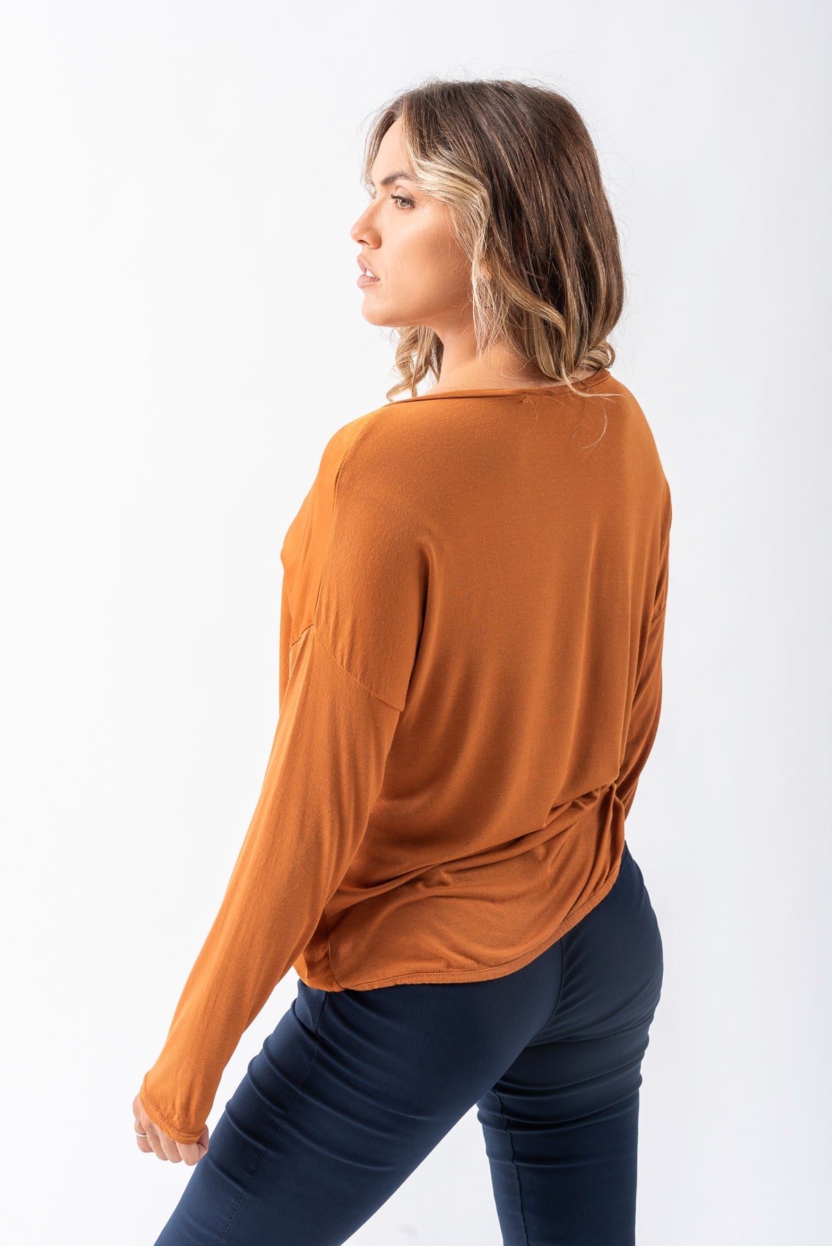 Blusa Básica Rita Beige - Viviana Méndez