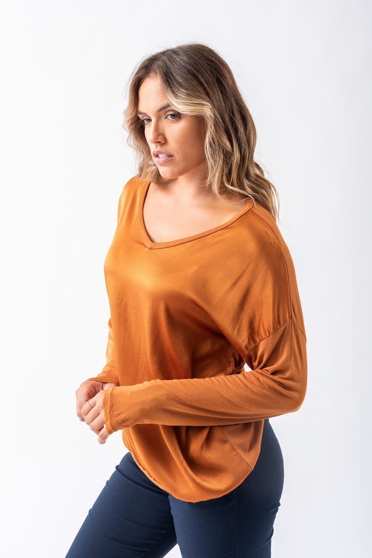 Blusa Básica Rita Beige - Viviana Méndez