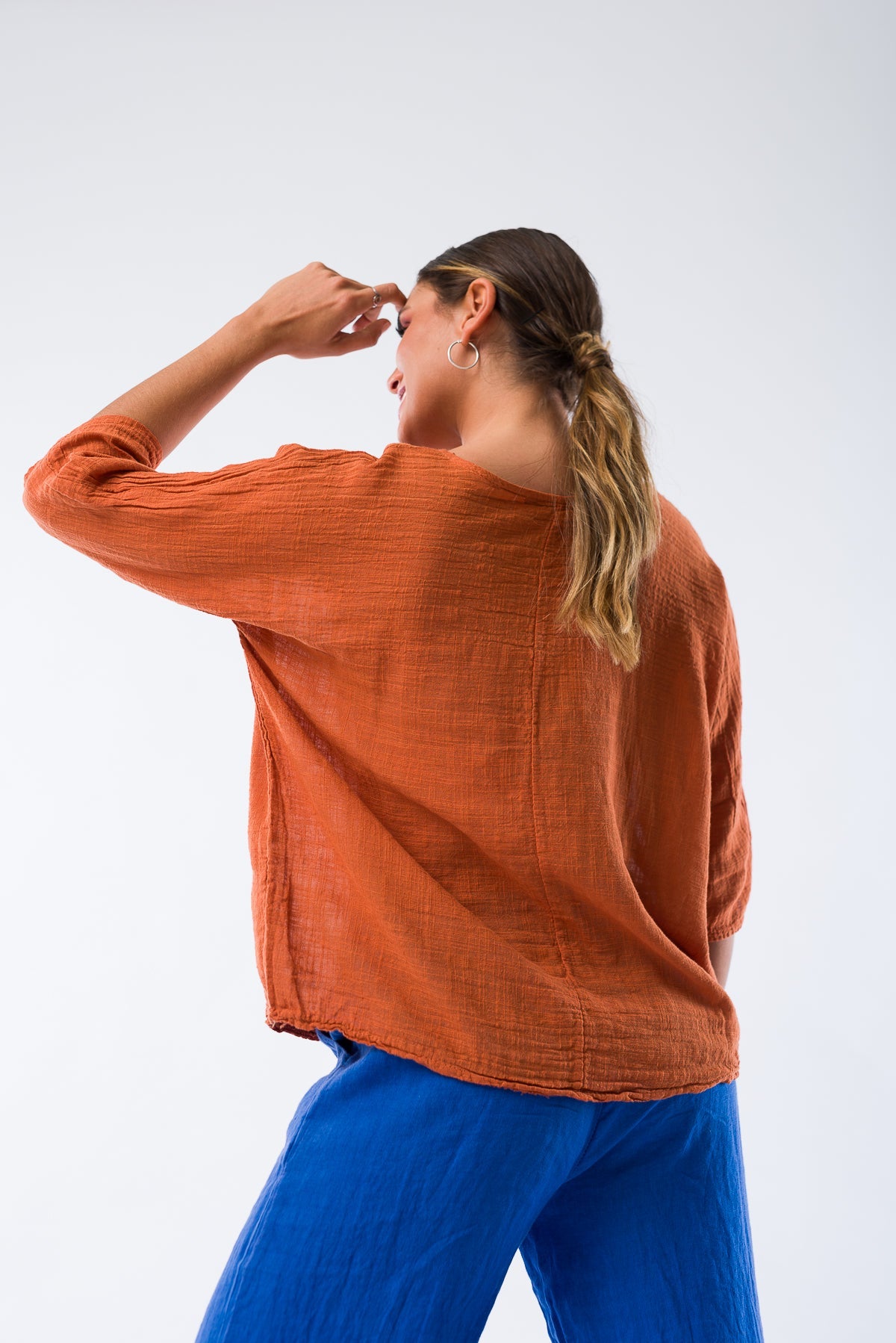 Blusa Básica Terracota - Viviana Méndez