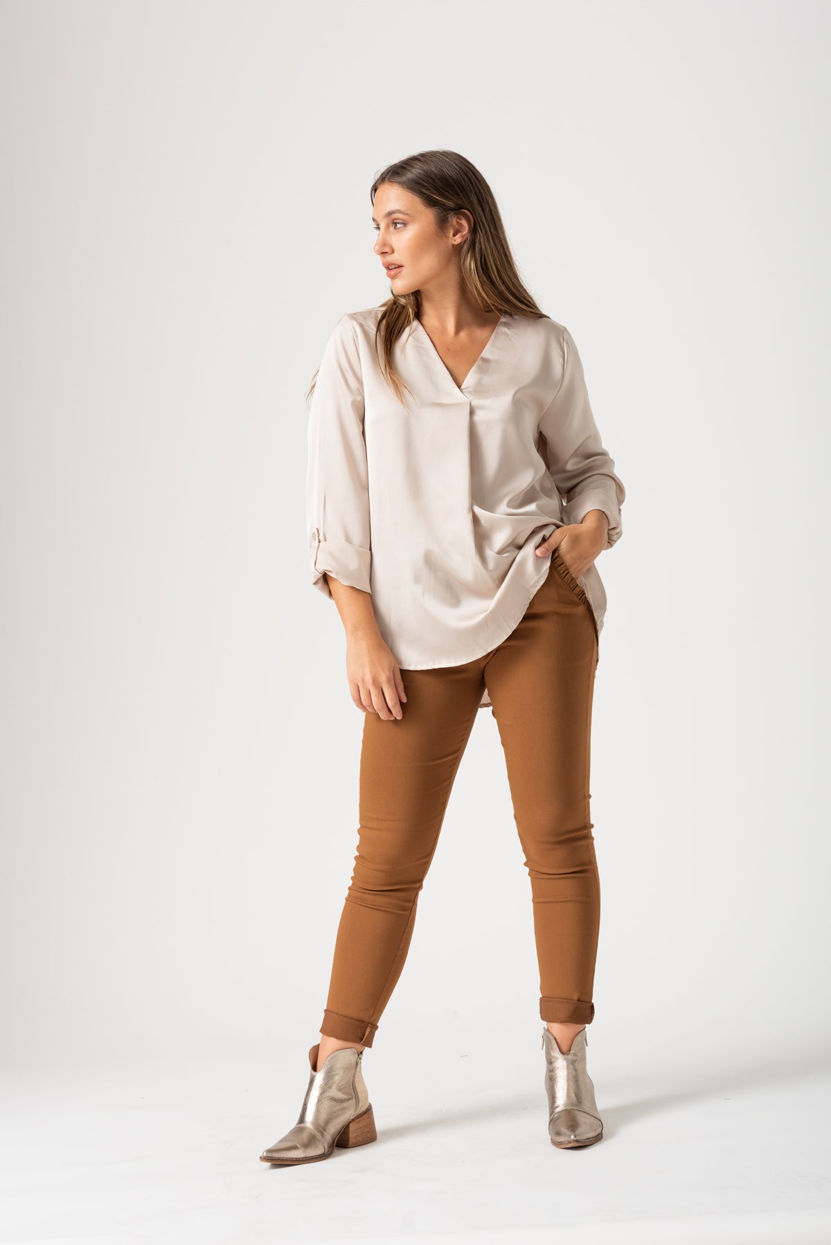 Blusa Satiné Poli Beige - Viviana Méndez