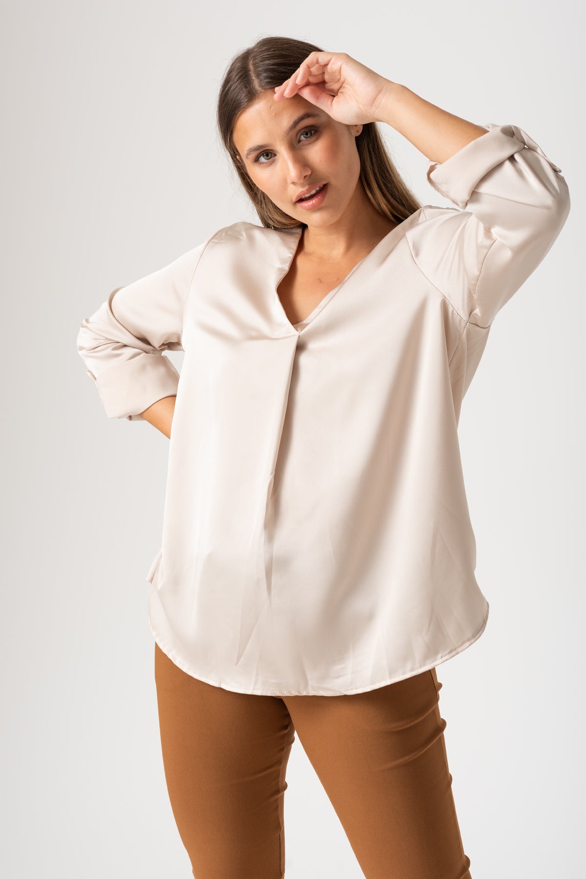 Blusa Satiné Poli Beige - Viviana Méndez