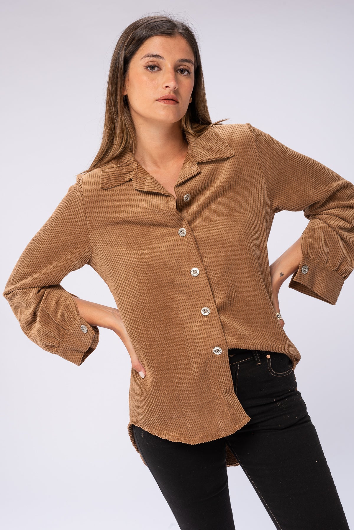 Camisa Vellu Camel - Viviana Méndez