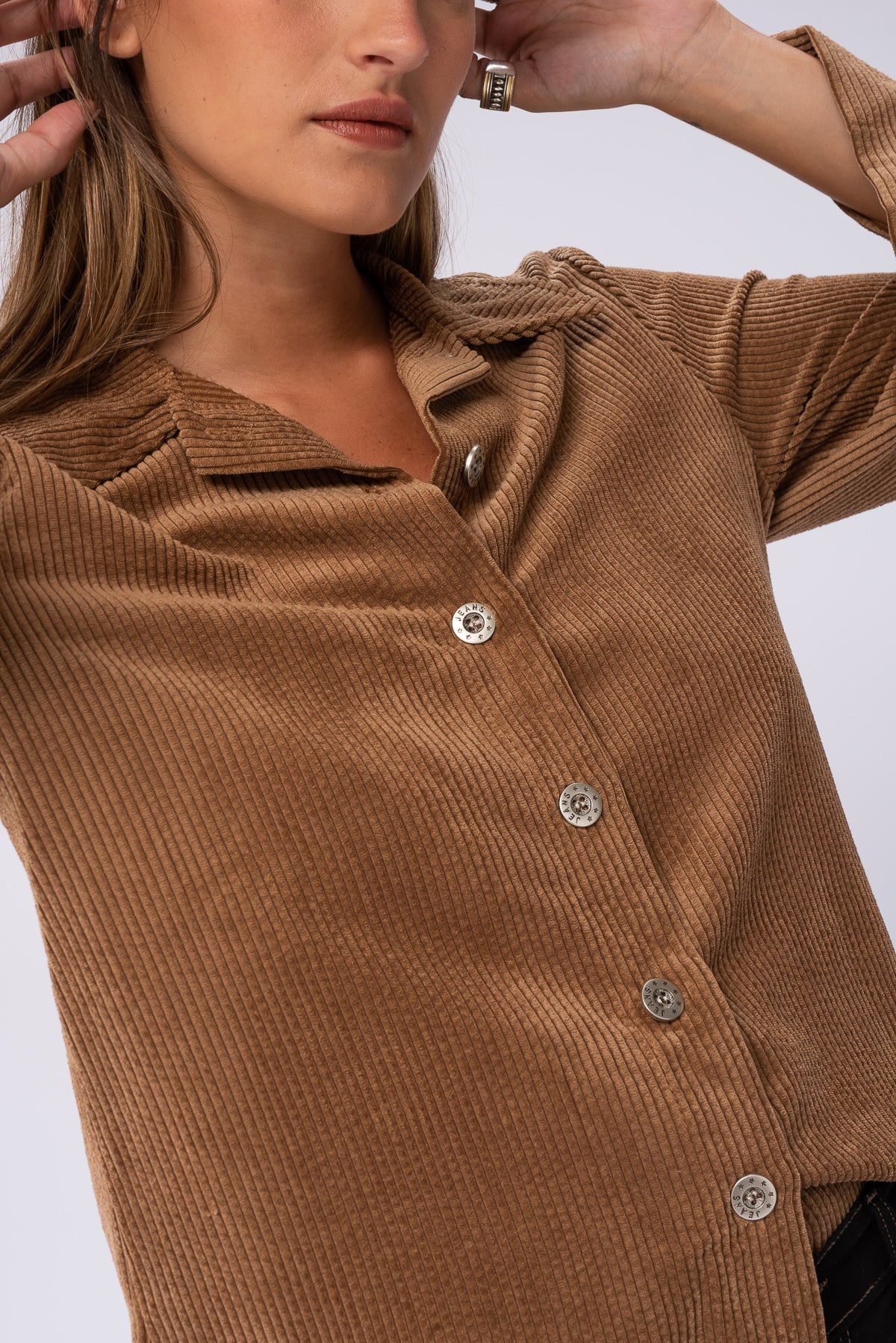 Camisa Vellu Camel - Viviana Méndez