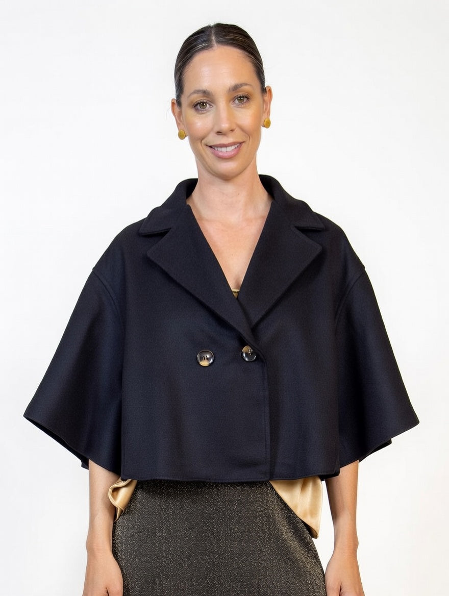 Capa de Paño Negra - Frente