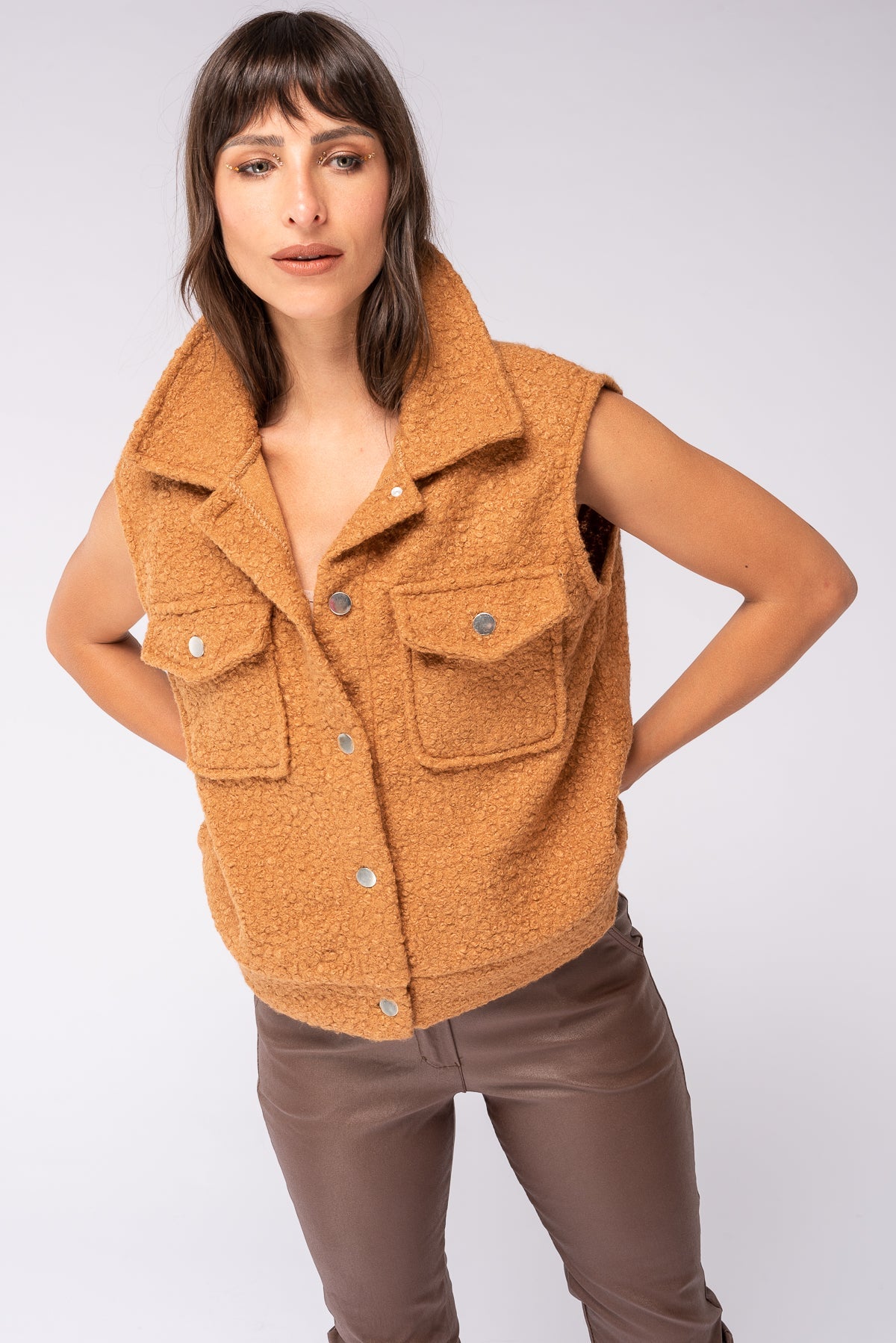 Chaleco Boucle Camel - Viviana Méndez