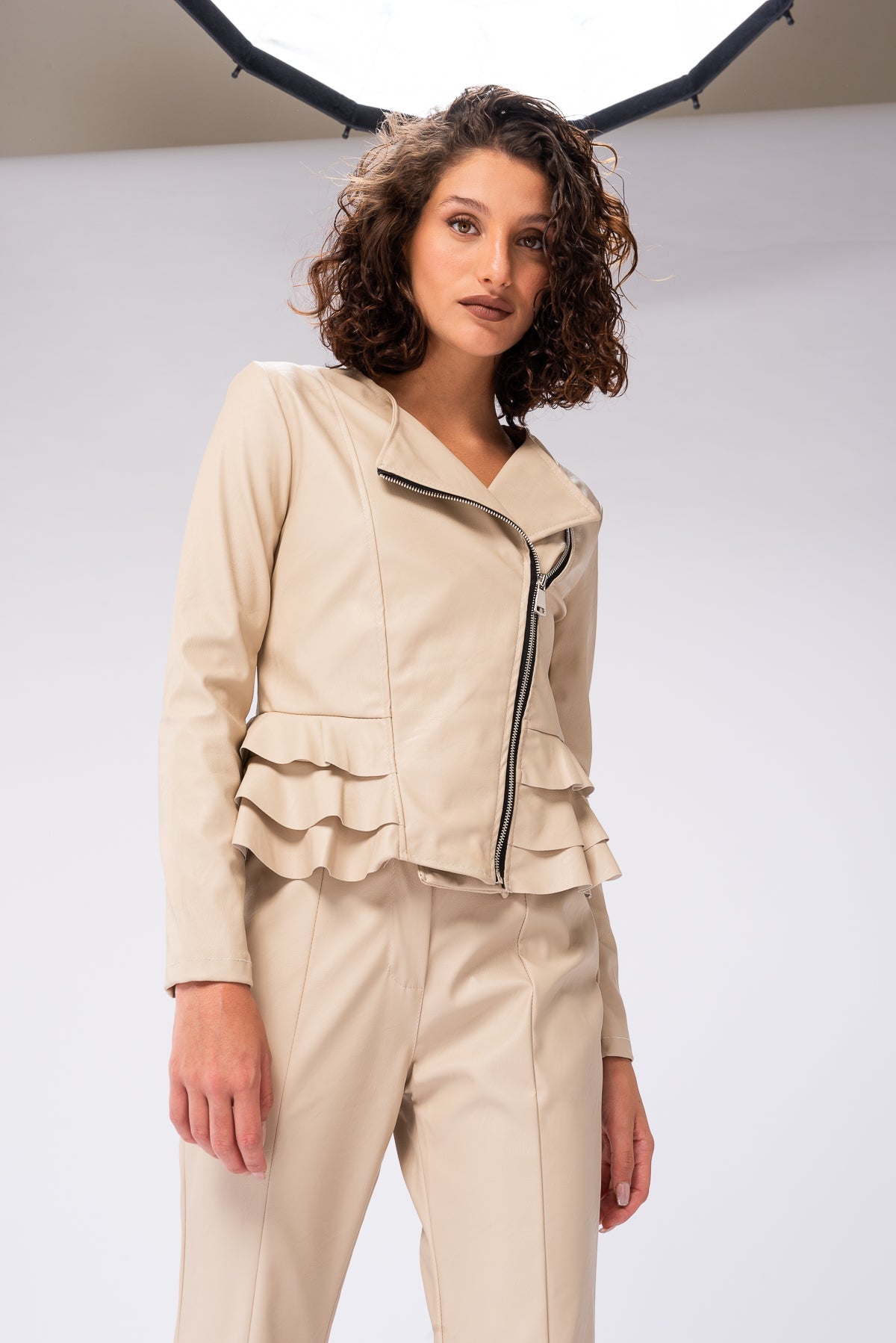 Chaqueta Eco Cuero Fort - Beige - Viviana Méndez